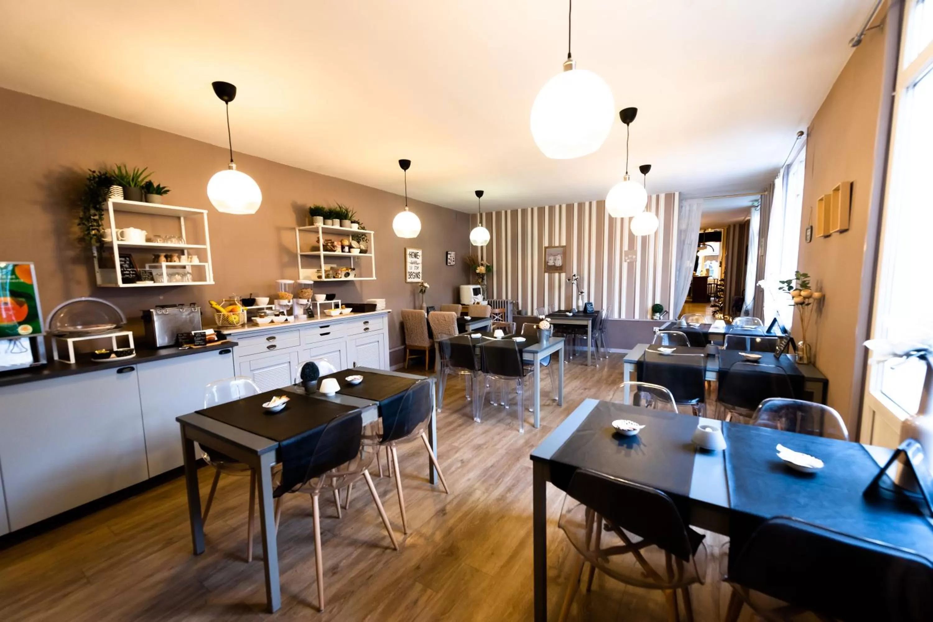 Restaurant/places to eat in Hôtel Le Lion D'or