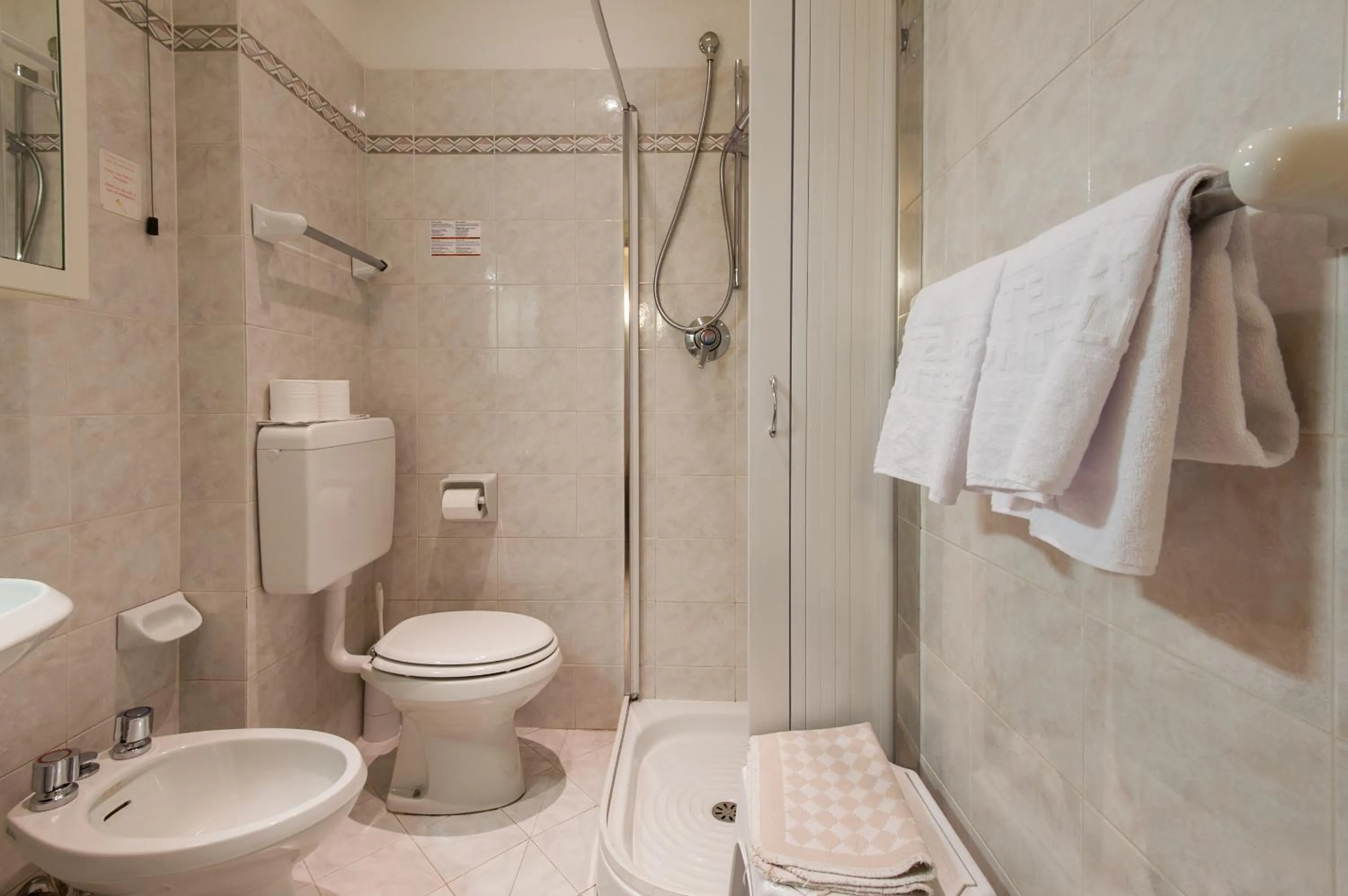 Bathroom in Hotel Montebello