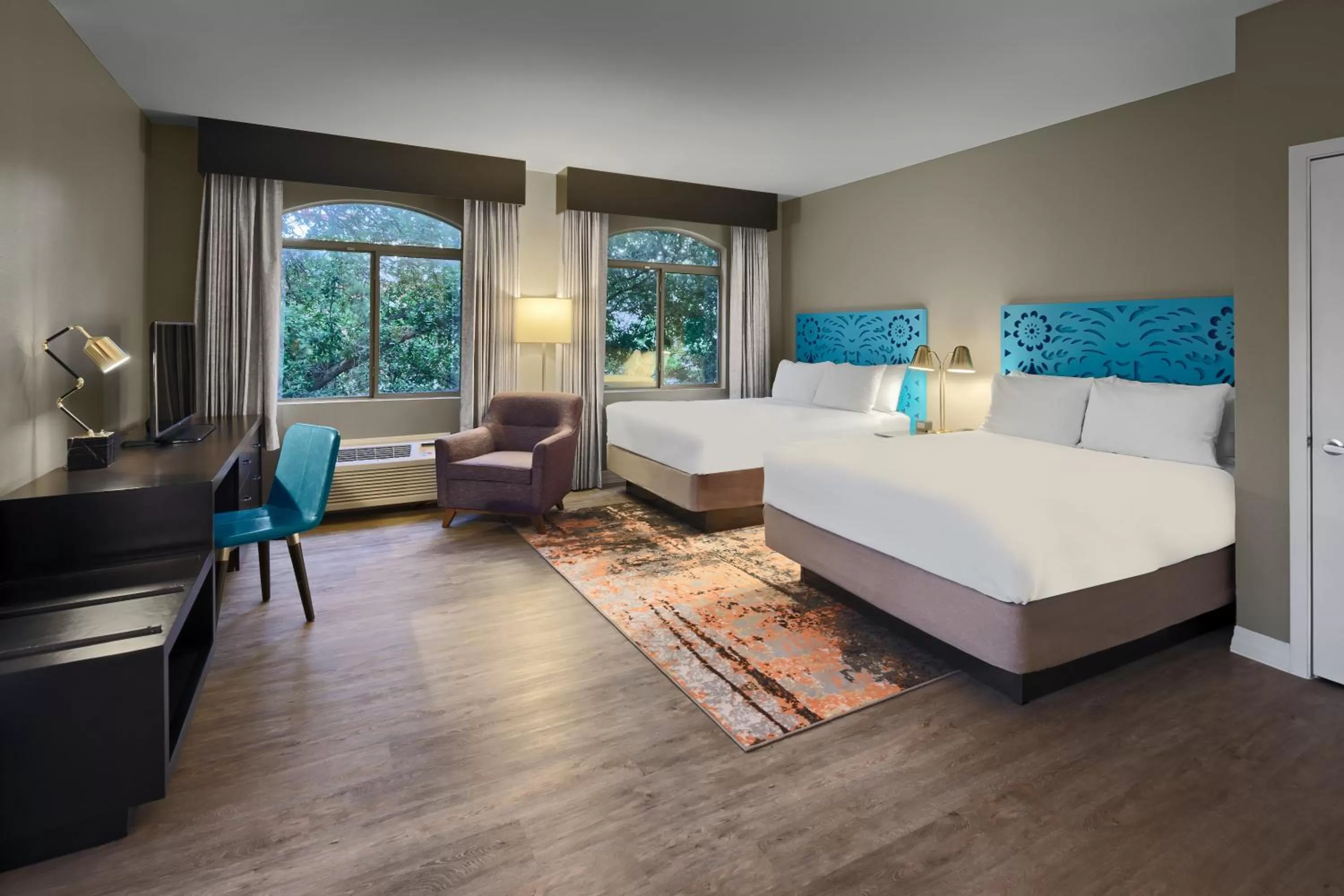 Photo of the whole room, Bed in Hotel Indigo San Antonio Riverwalk by IHG