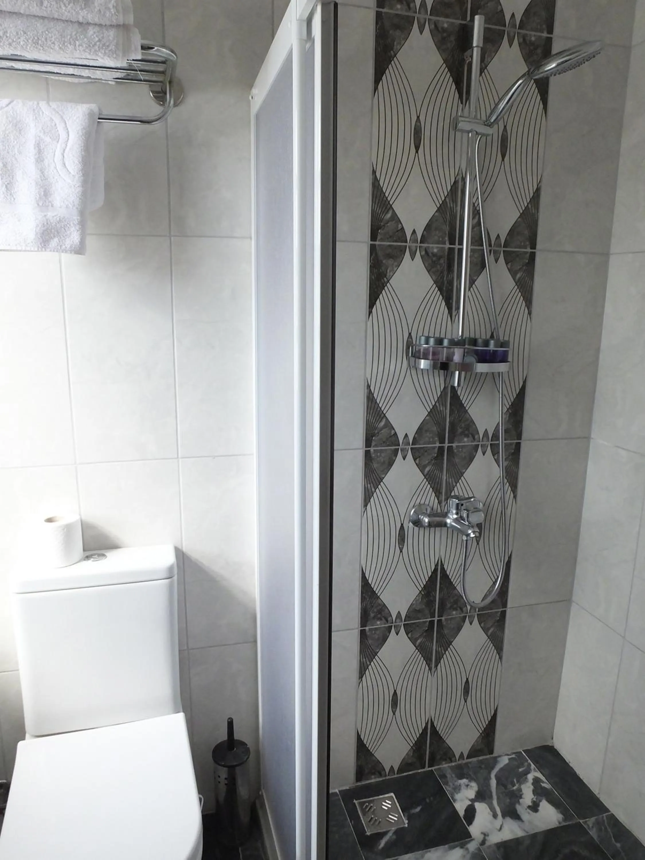 Shower in Urcu Hotel