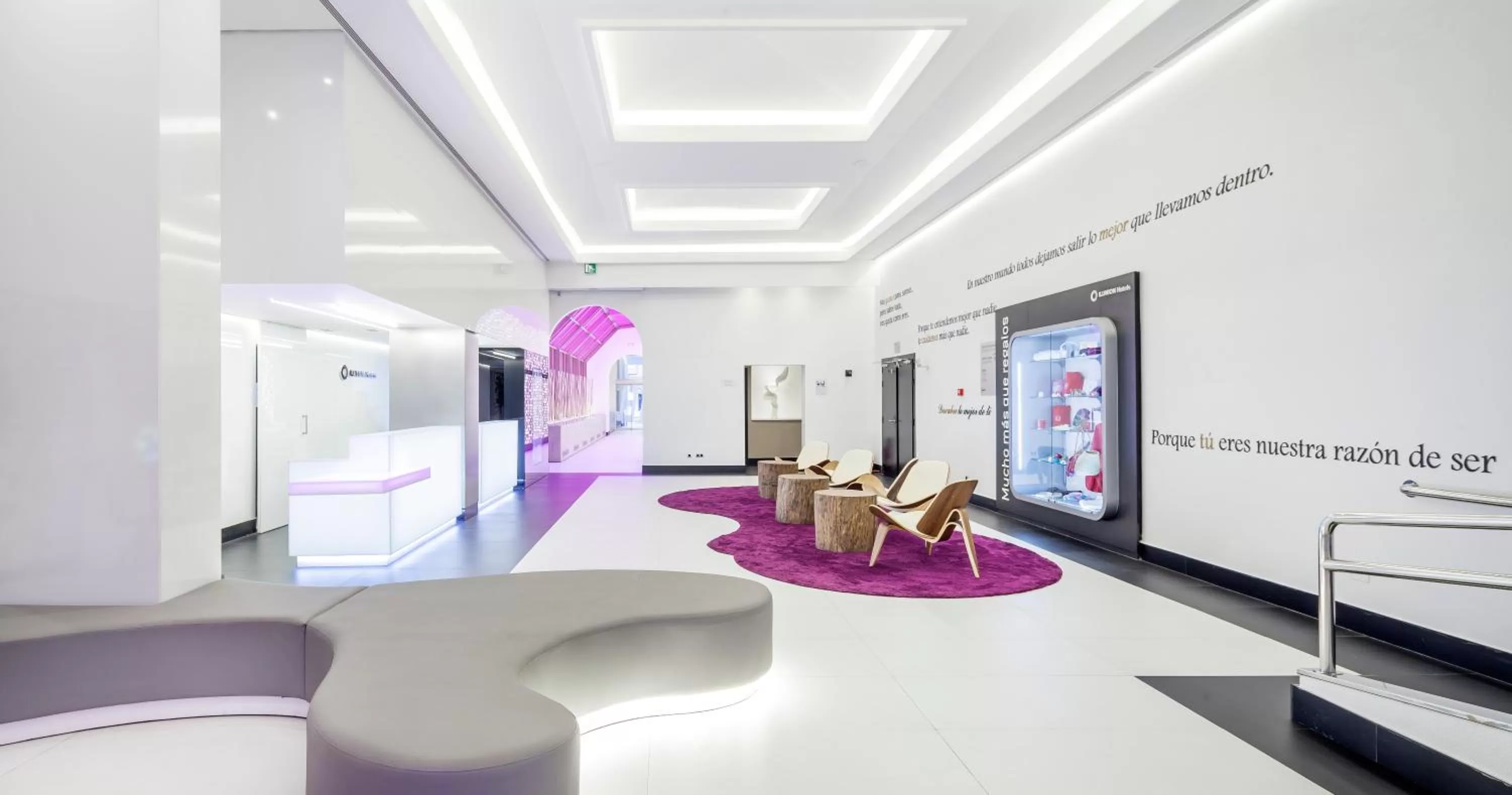 Lobby or reception in Ilunion Suites Madrid