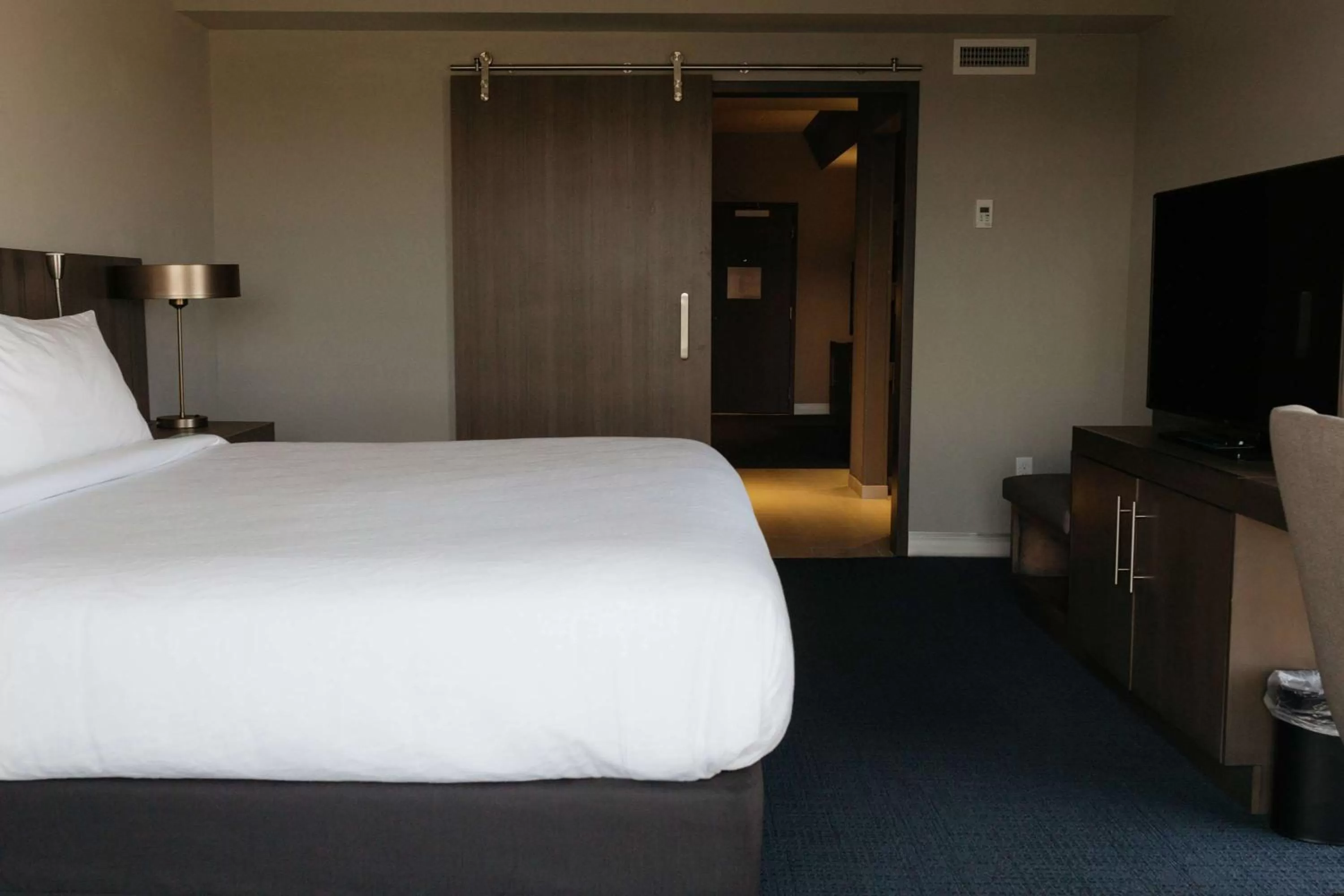 Bedroom, Bed in Hilton Garden Inn Madison Sun Prairie