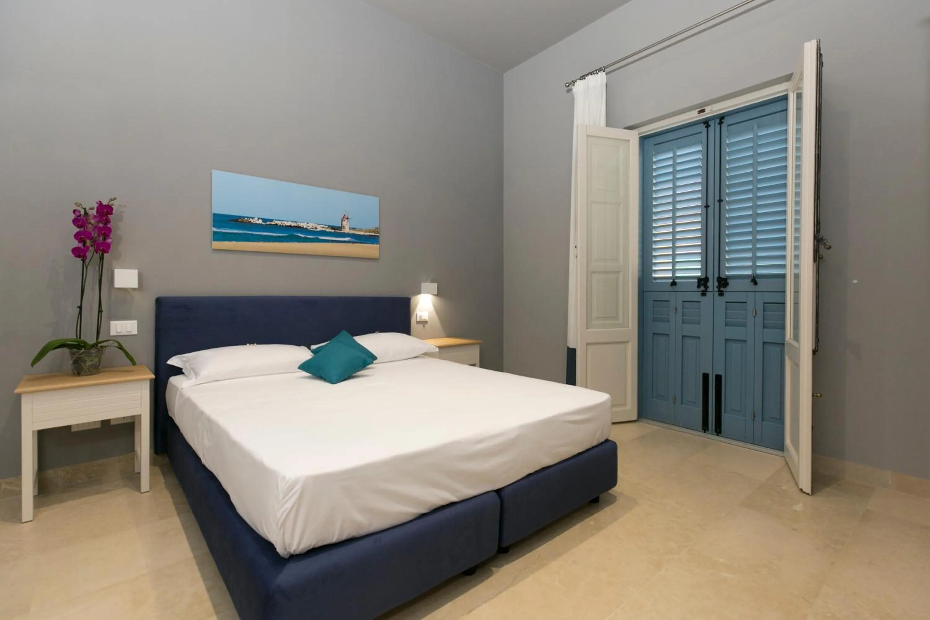 Bedroom, Bed in ZIBIBBO SUITES & ROOMS - Aparthotel in Centro Storico a Trapani