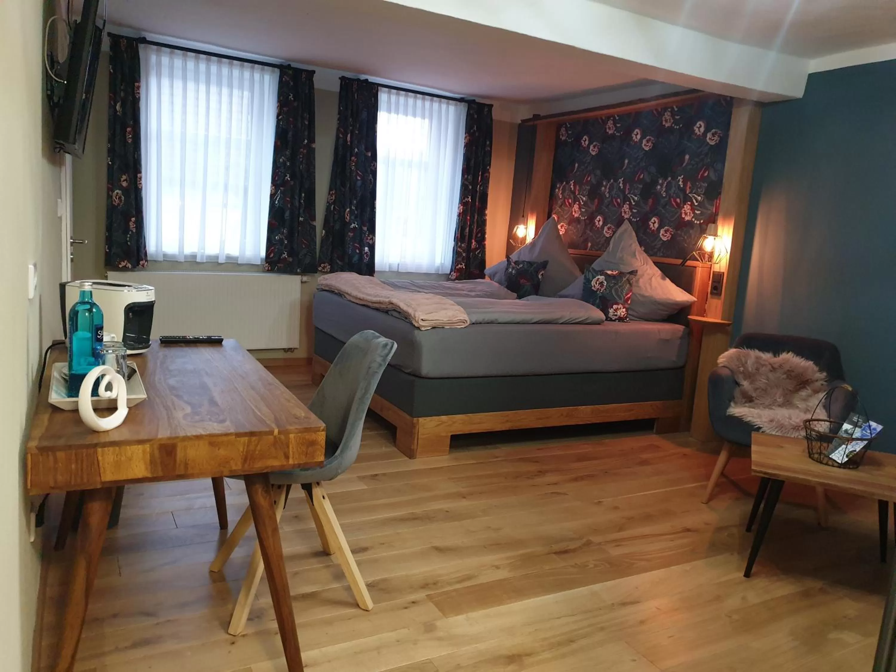 Decorative detail, Bed in Pelikans Krone