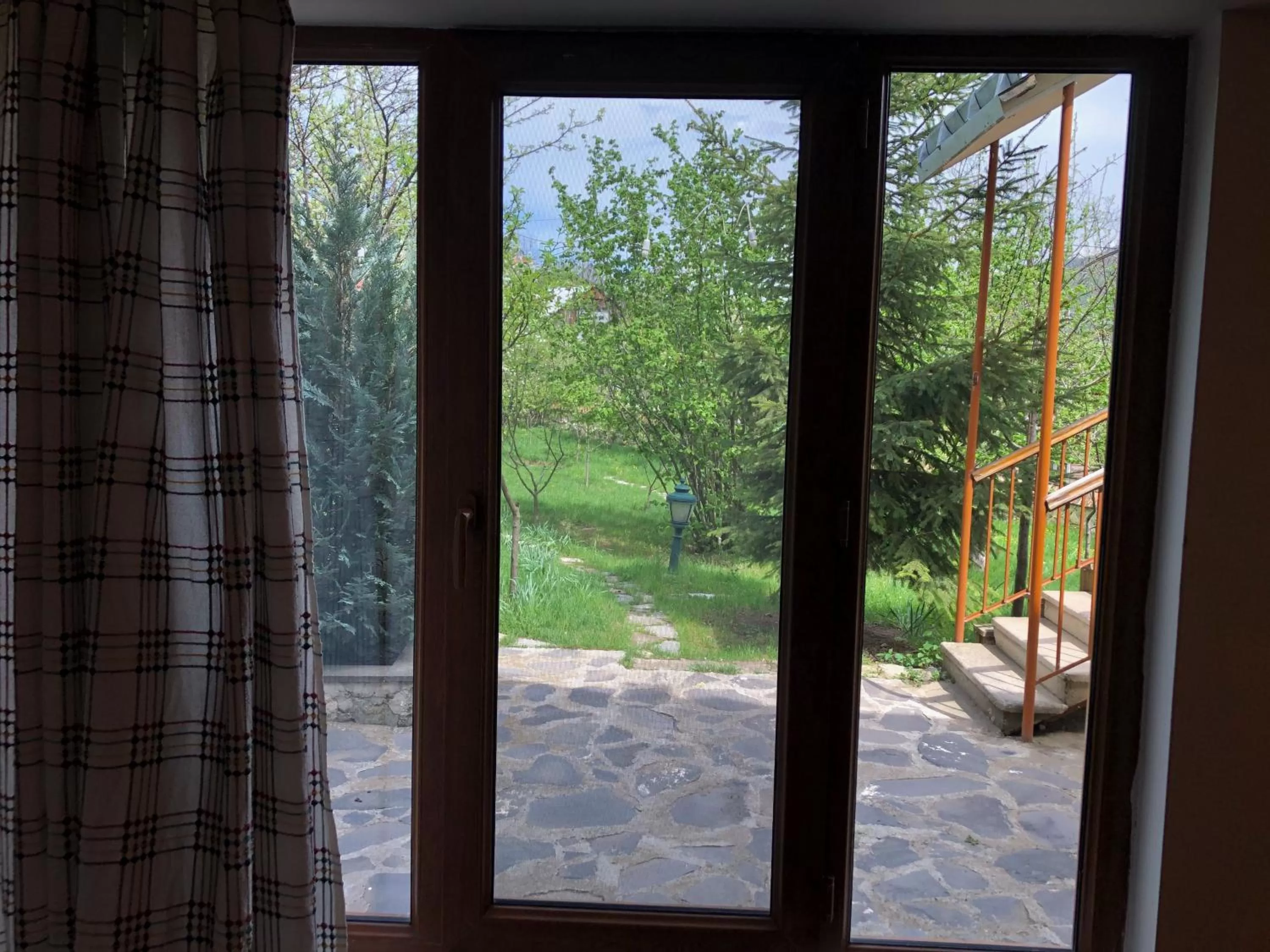 Garden view in Dil Hill by Sam