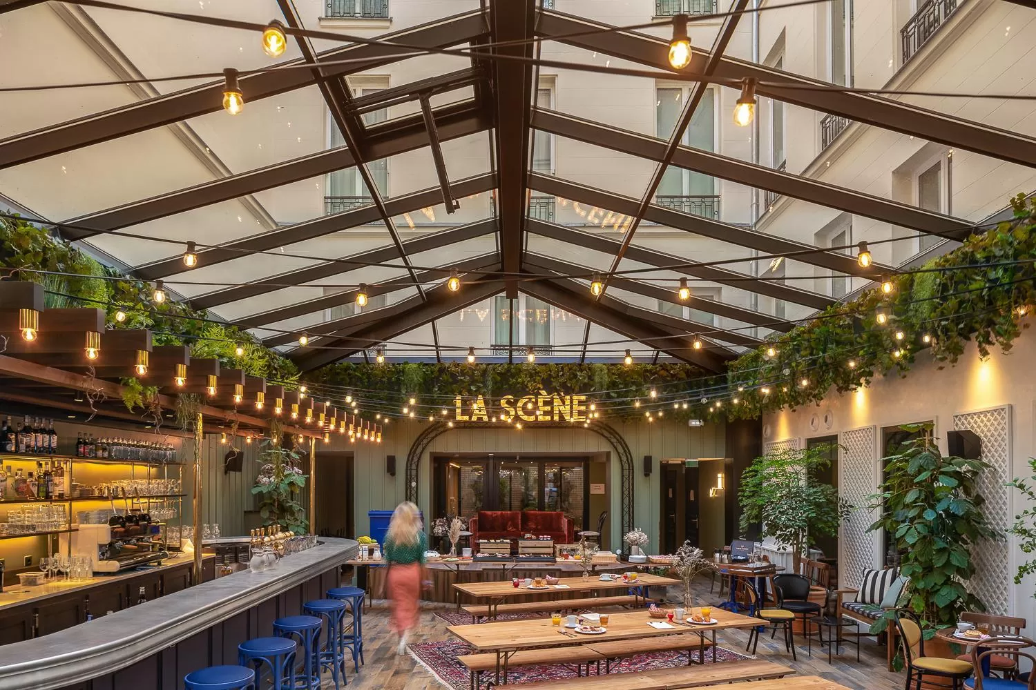 Restaurant/places to eat in Chouchou Hotel