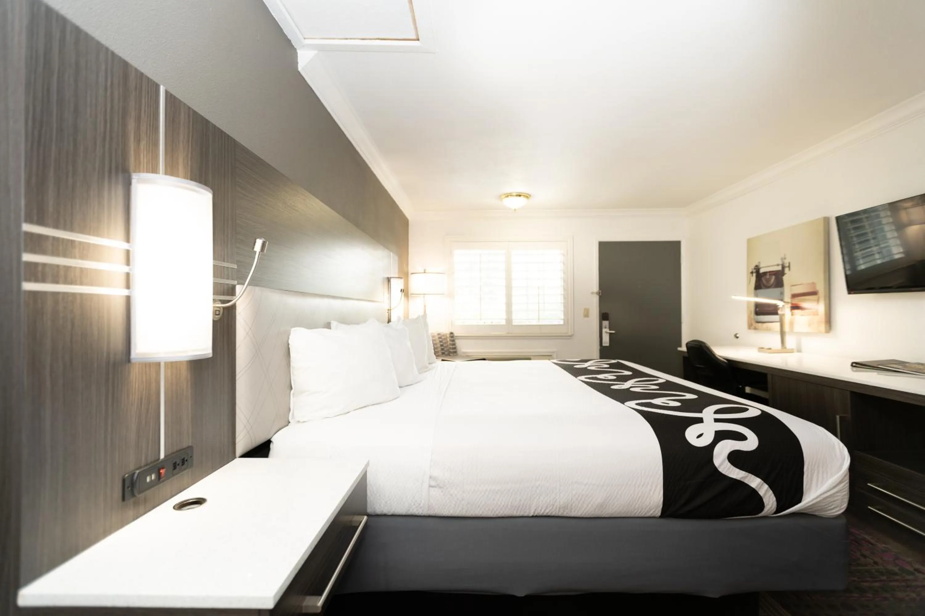 Queen Room in Fontaine Inn