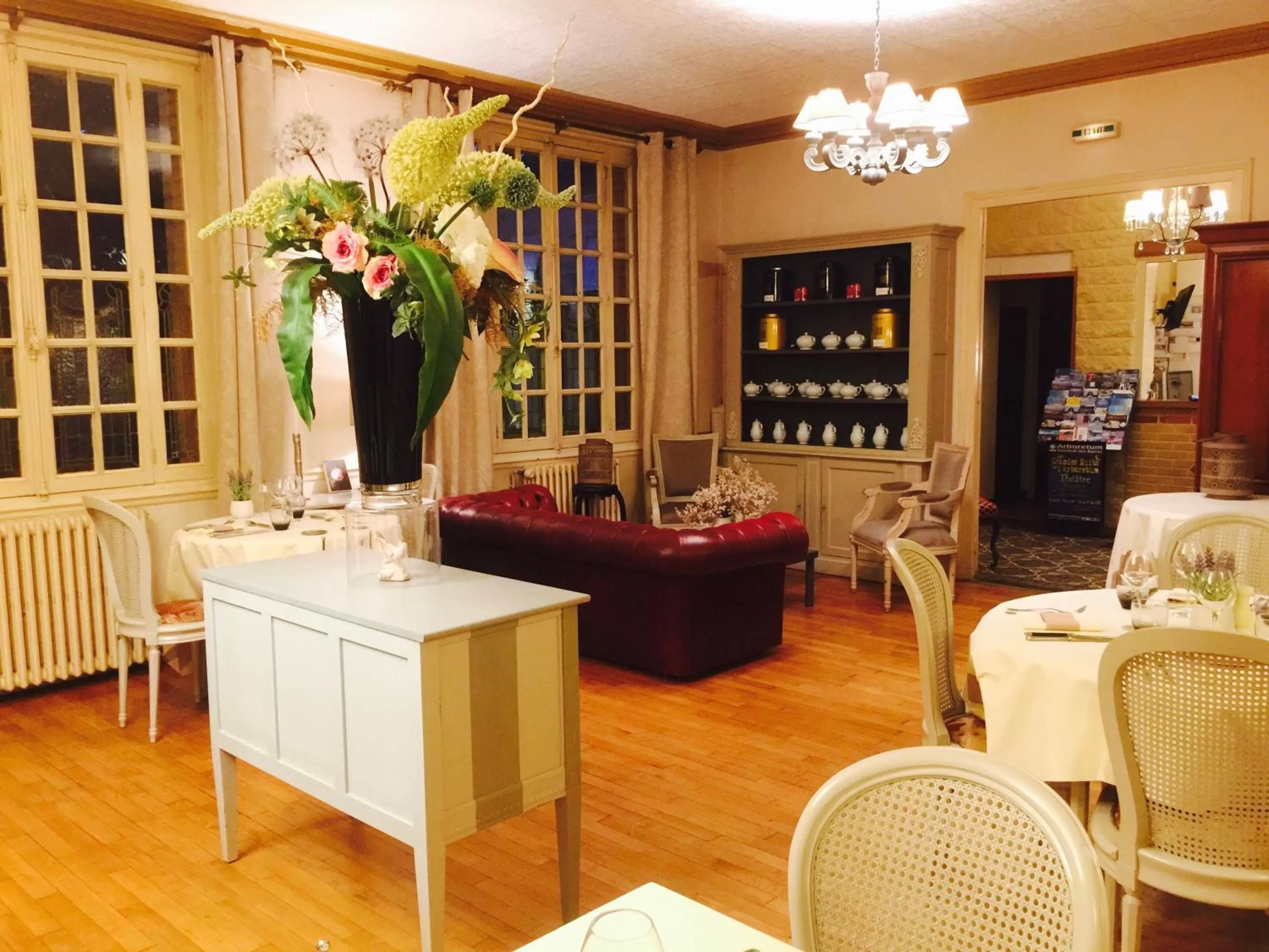 Restaurant/places to eat, Lounge/Bar in Le Cheval Blanc