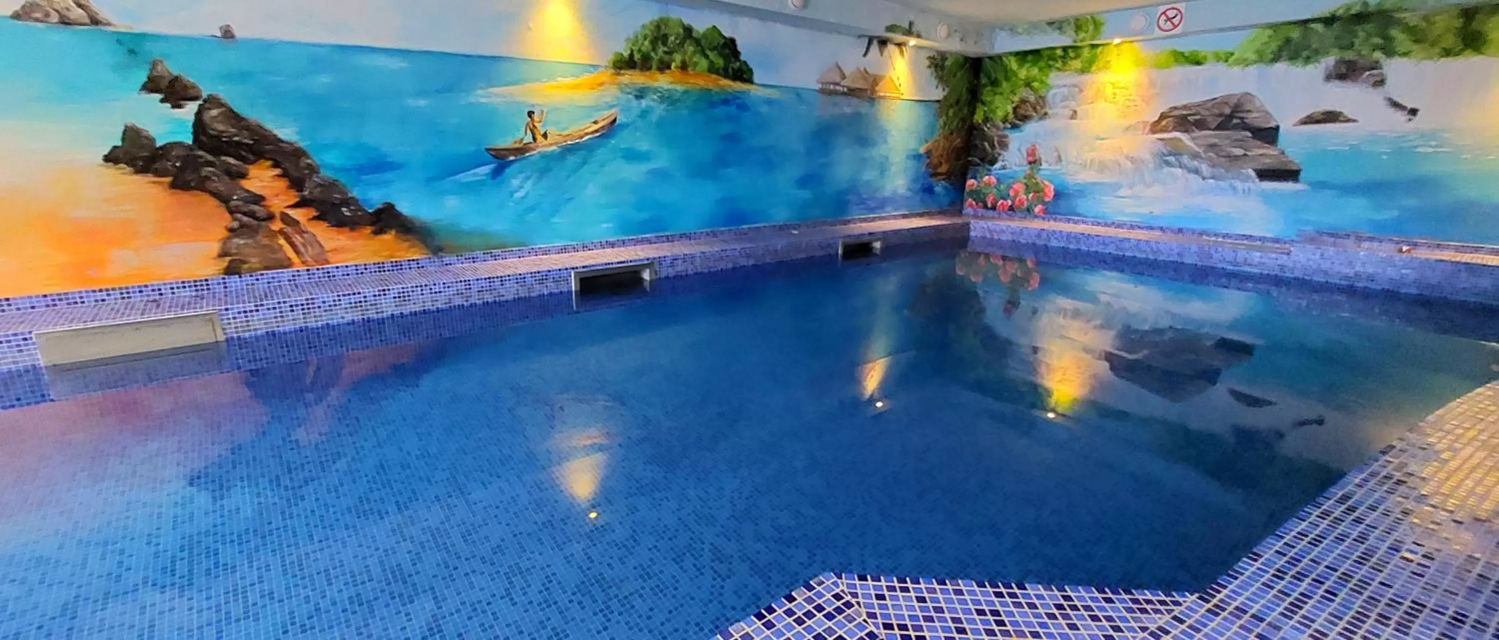 Swimming Pool in Rezydencja Korab