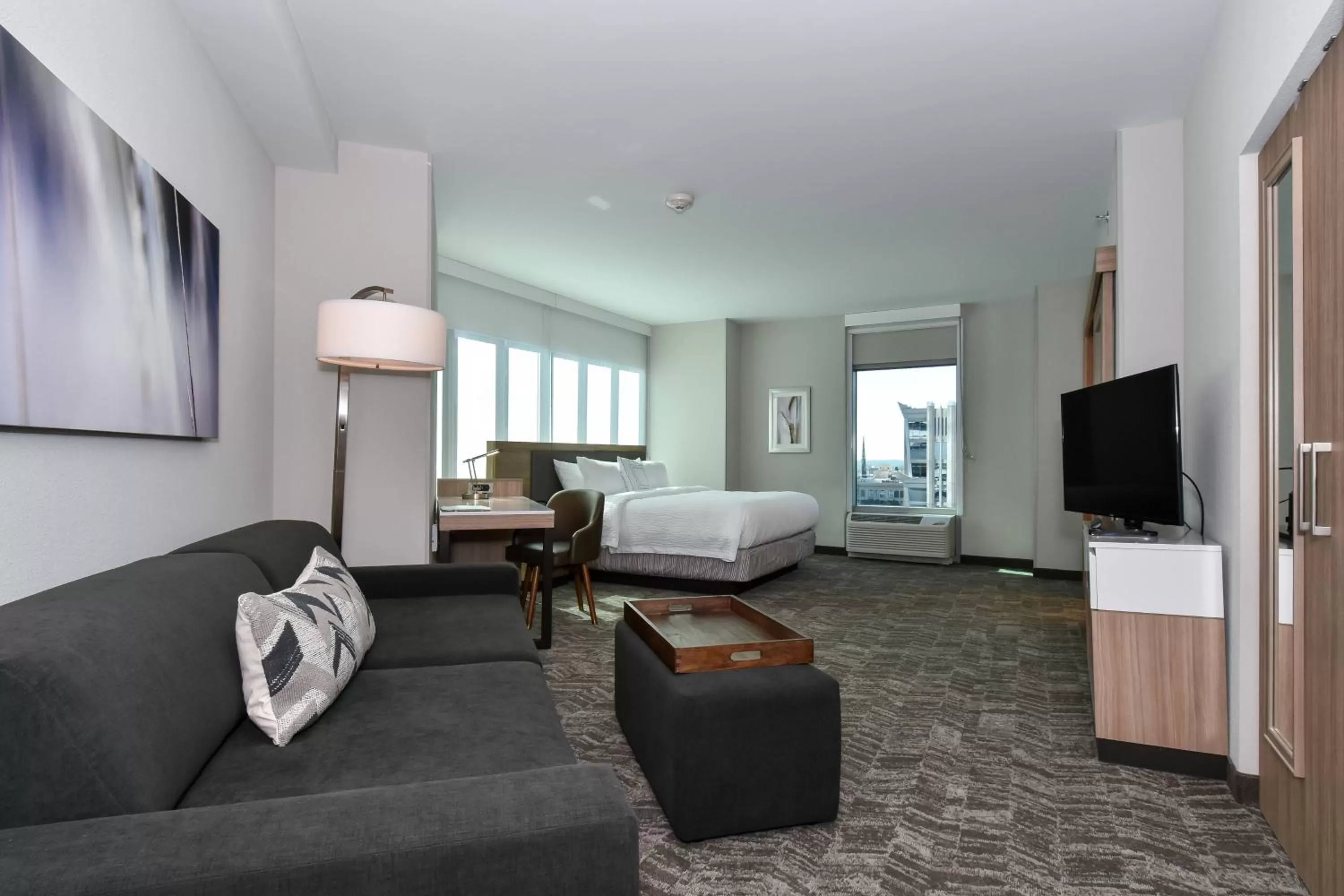 Living room, Bed in SpringHill Suites by Marriott Charlotte City Center
