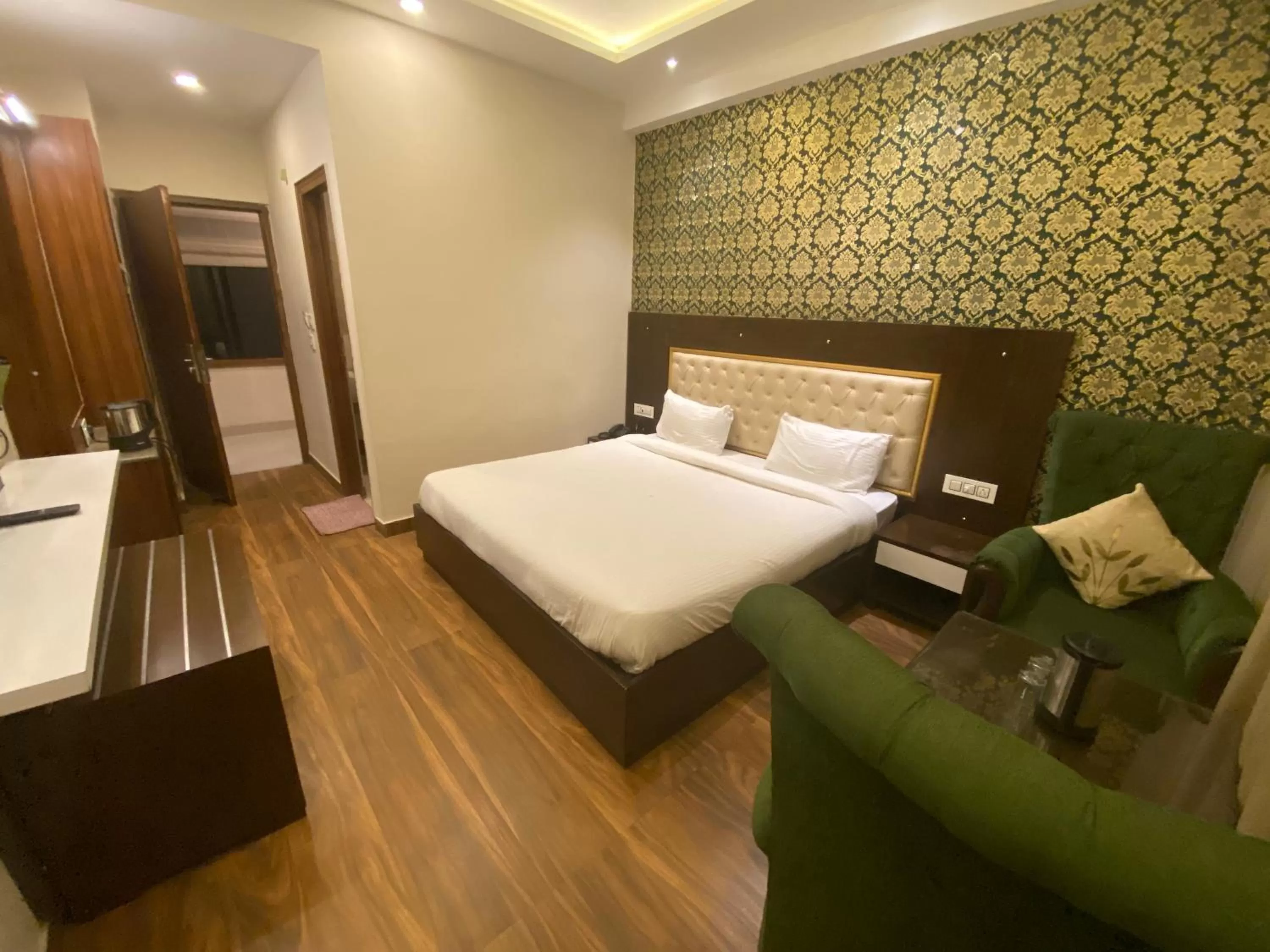 Hotel Ambika Resort Manali