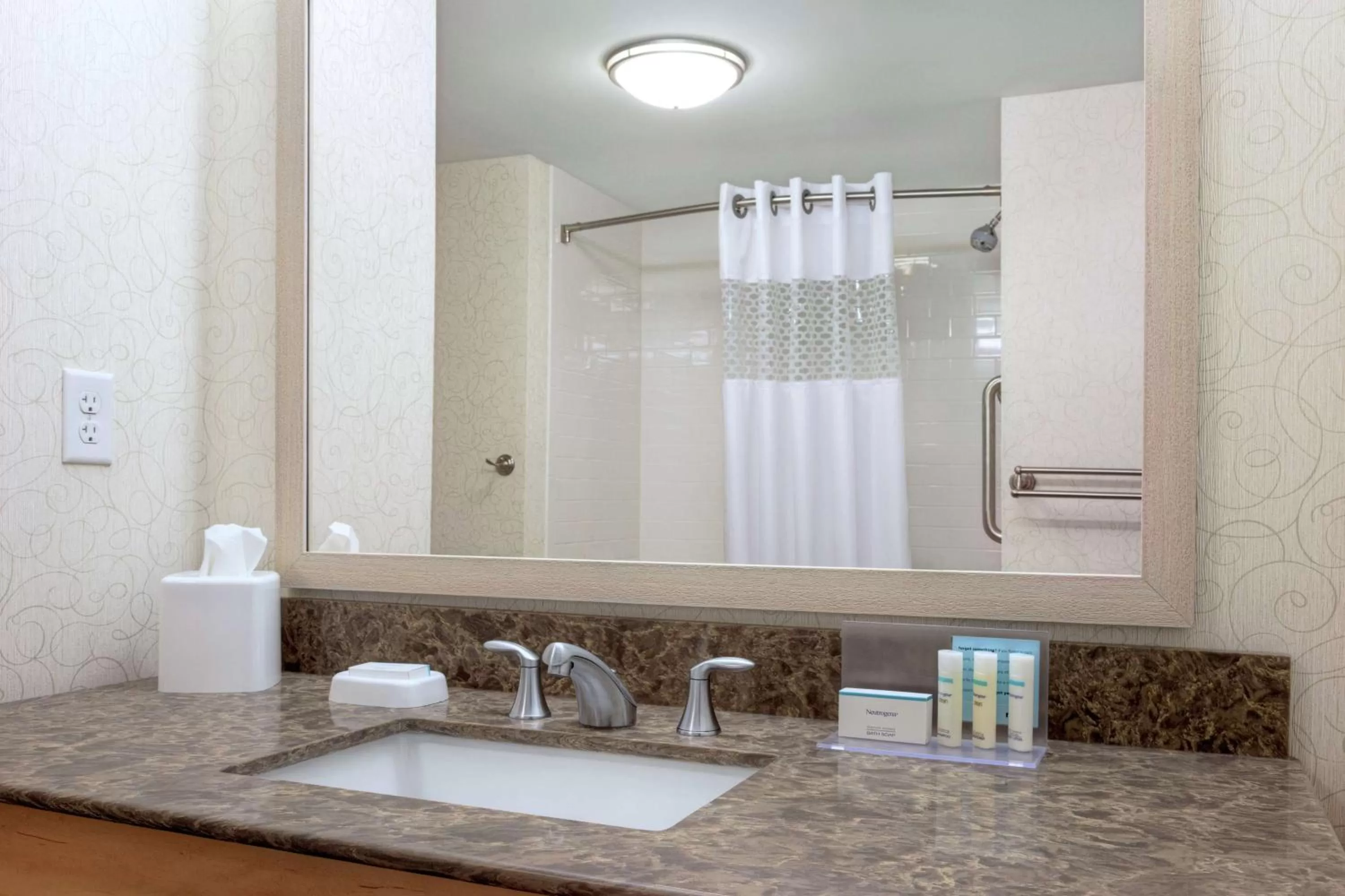 Bathroom in Hampton Inn Bar Harbor