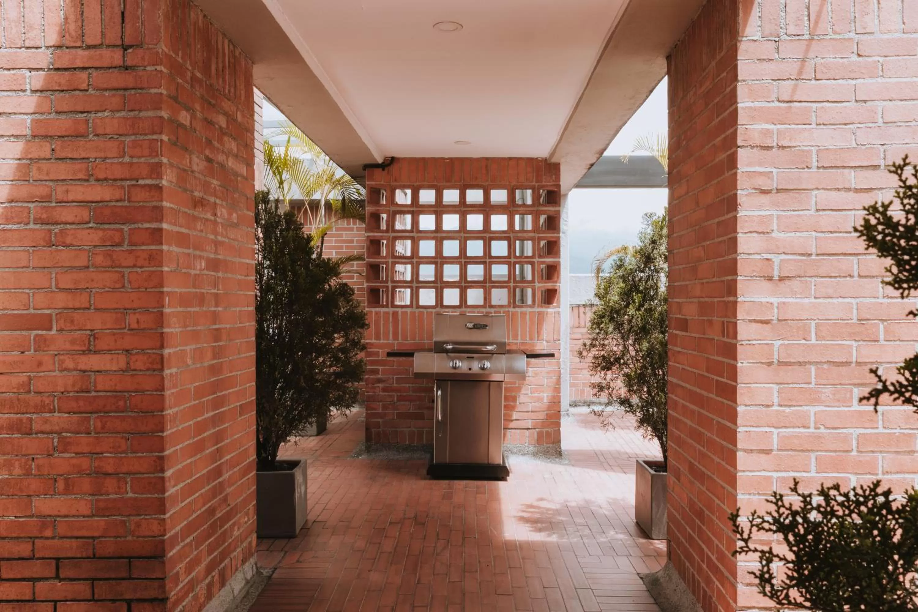 Solarium in Travelers Orange Suites