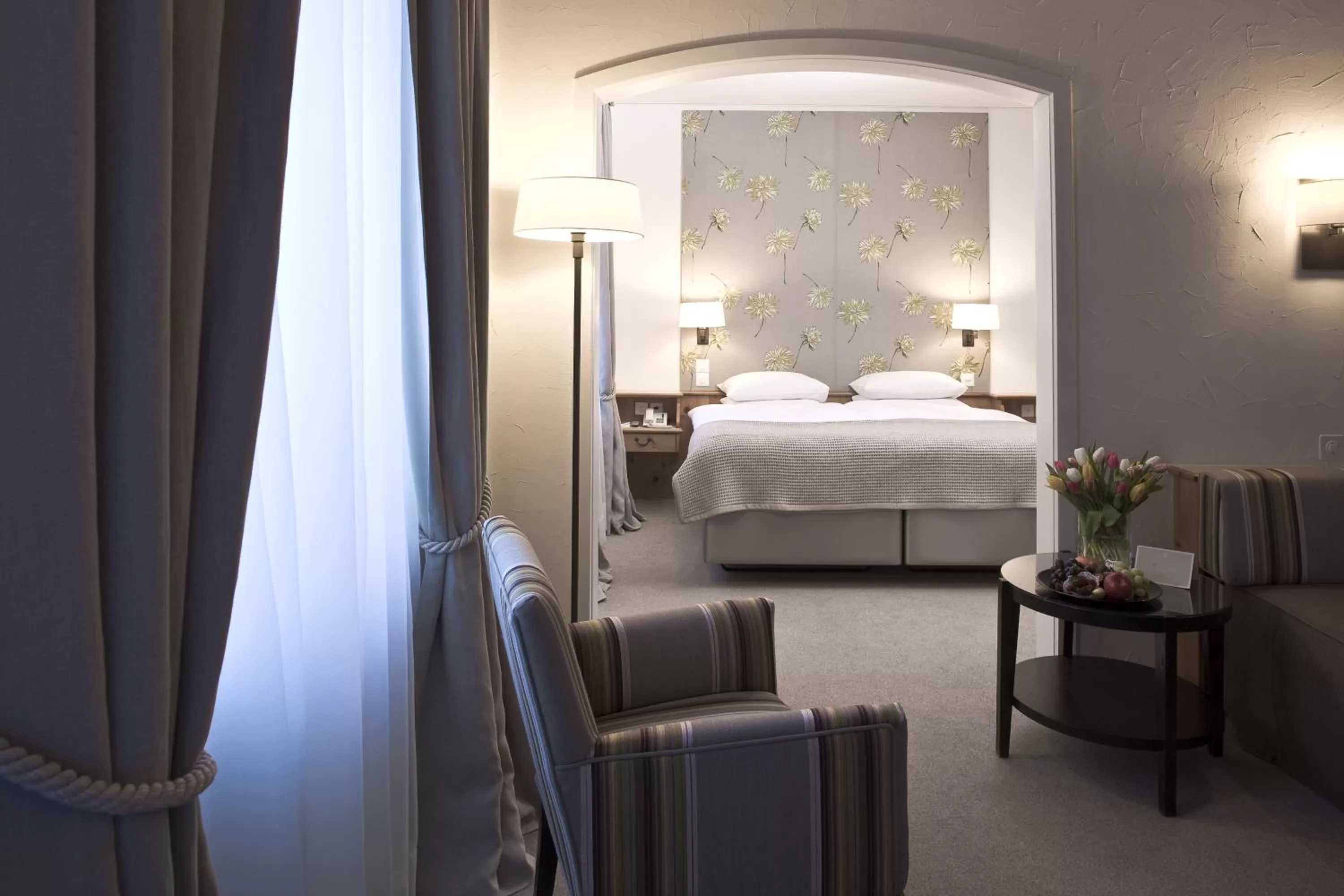 Photo of the whole room, Bed in Morosani Schweizerhof