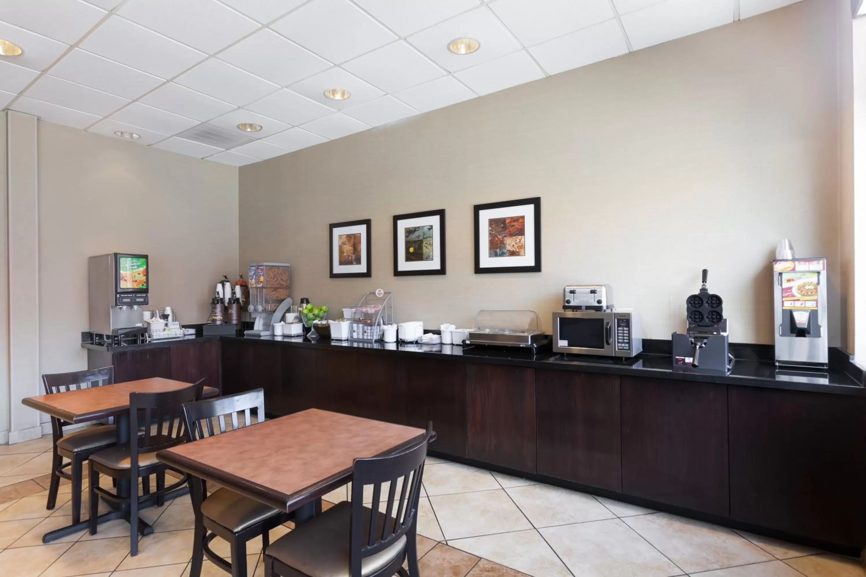 Breakfast in Super 8 by Wyndham Atoka