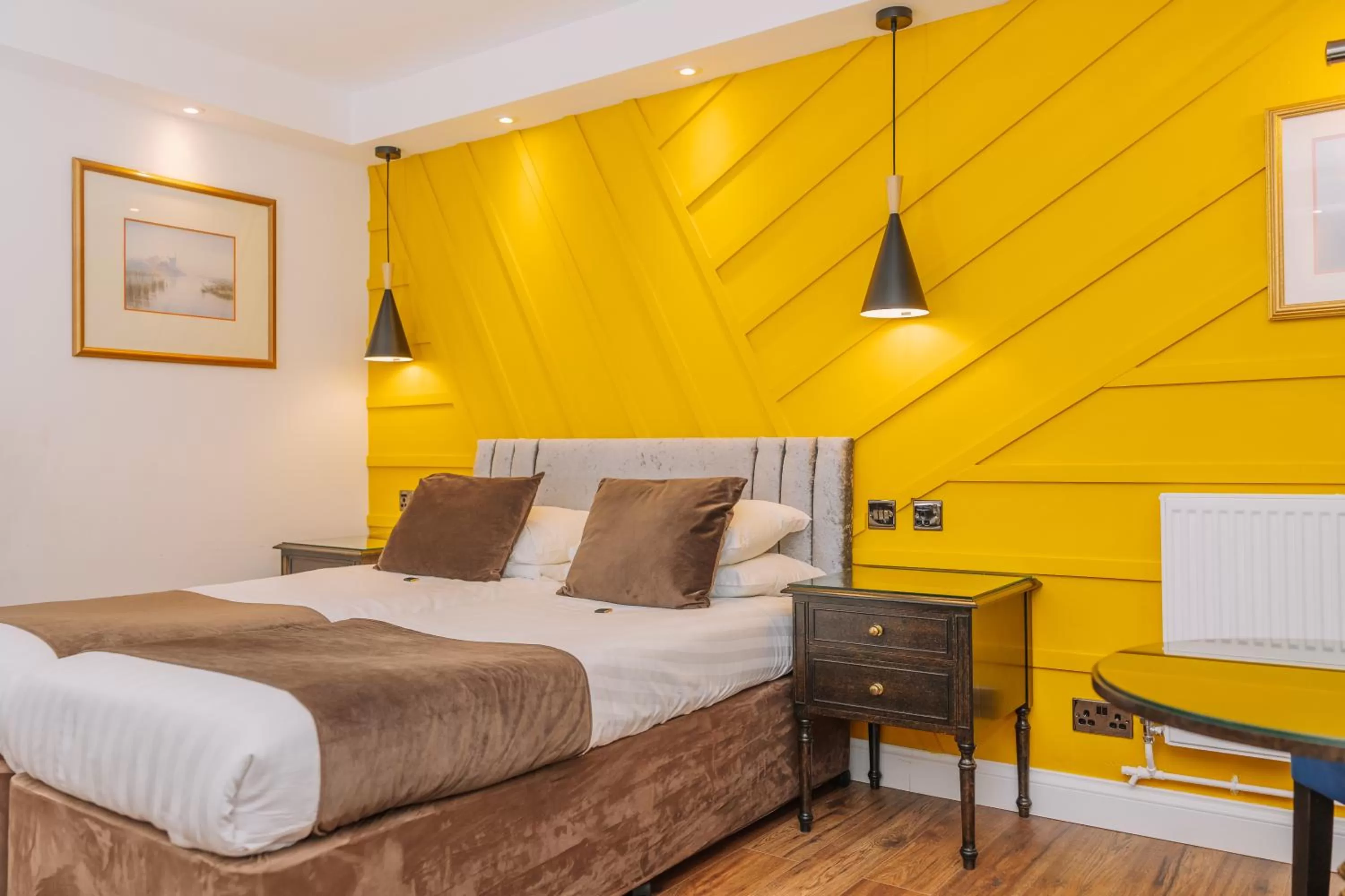 Bed in Muthu Belstead Brook Hotel