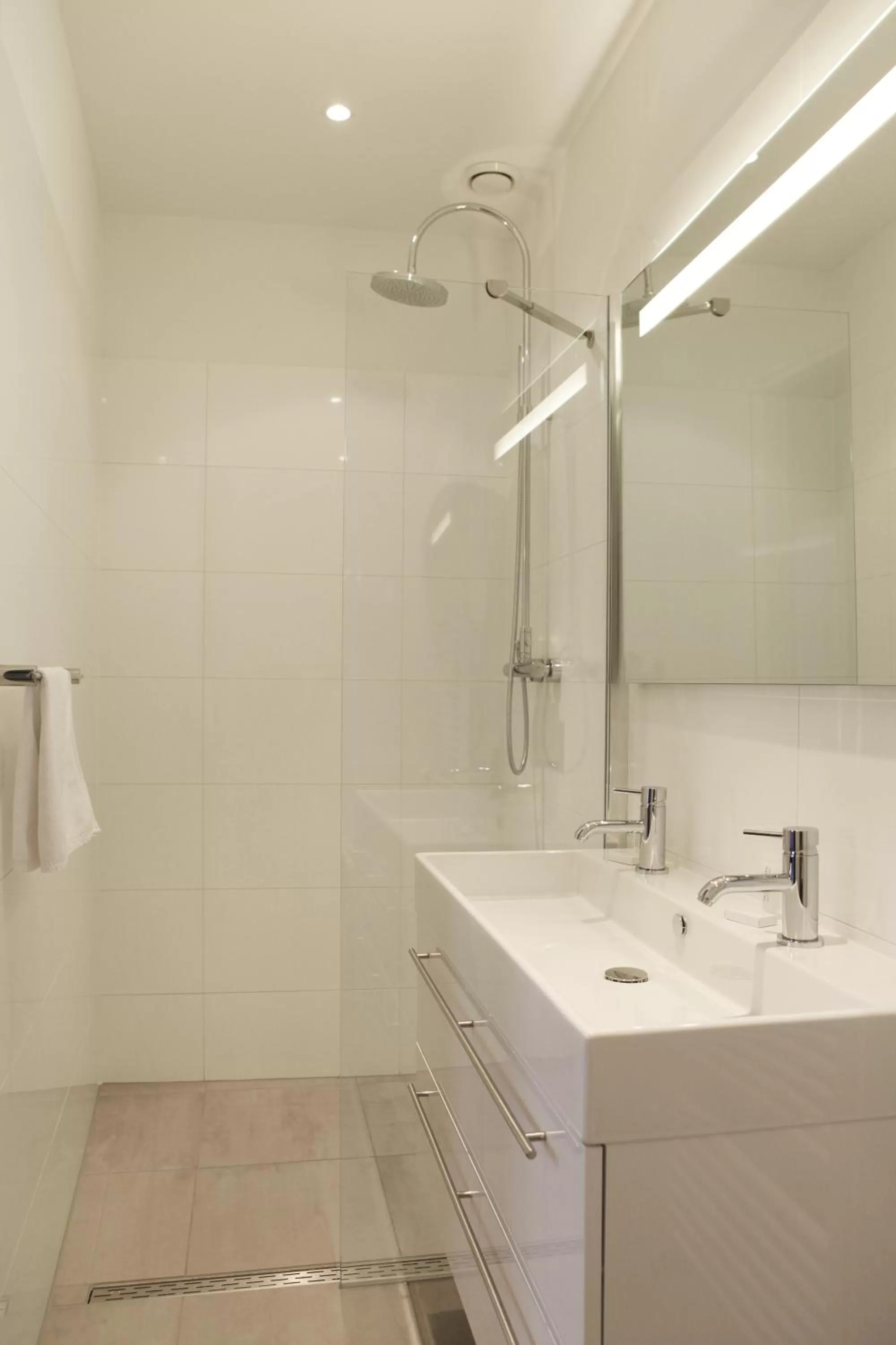 Shower in Boutique Hotel View