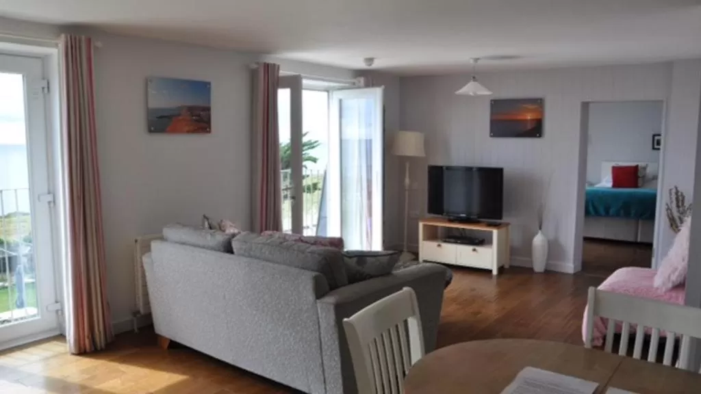 TV and multimedia in Chesil Beach Lodge Burton Bradstock Dorset DT64RJ