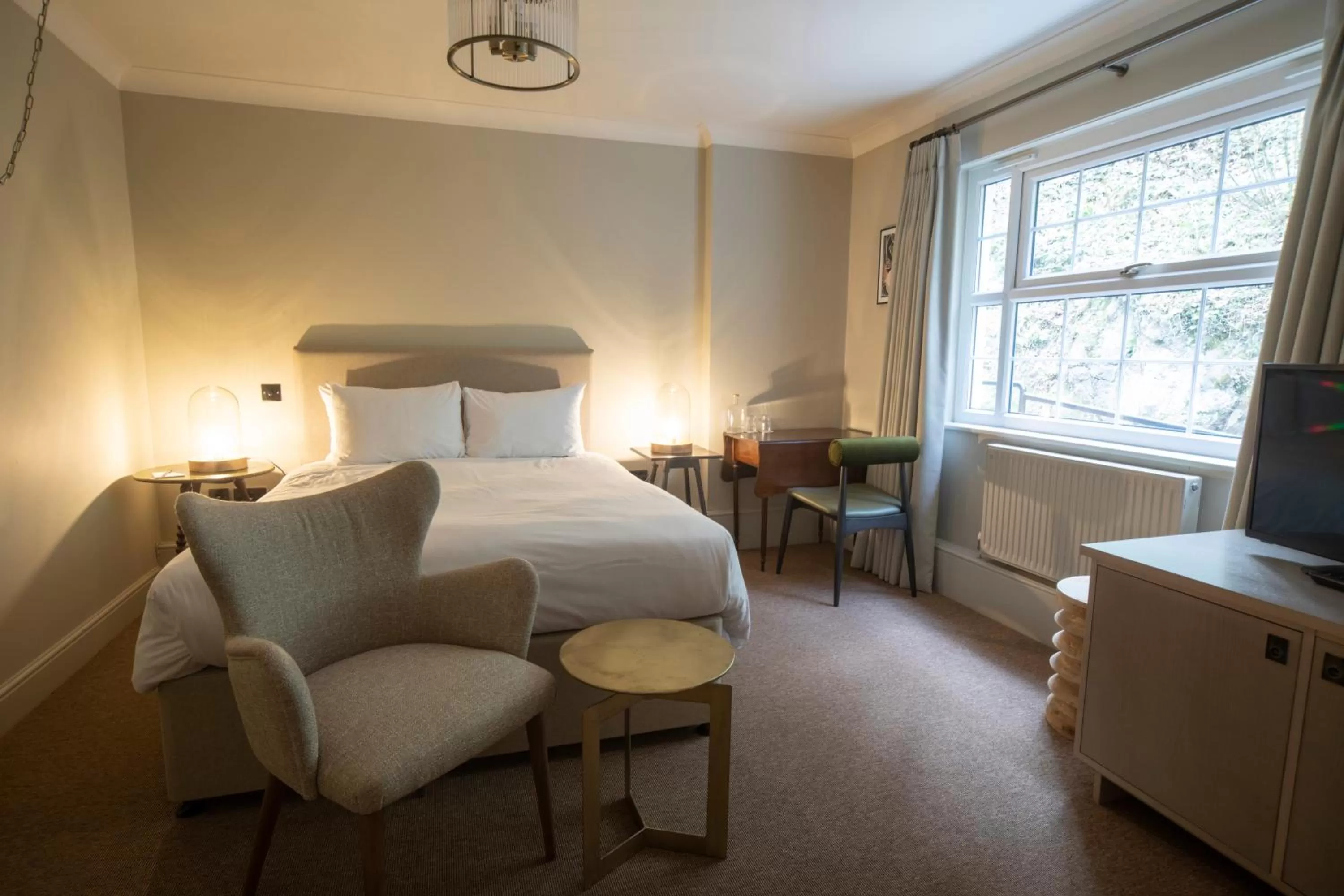 Photo of the whole room, Bed in Cottage In The Wood