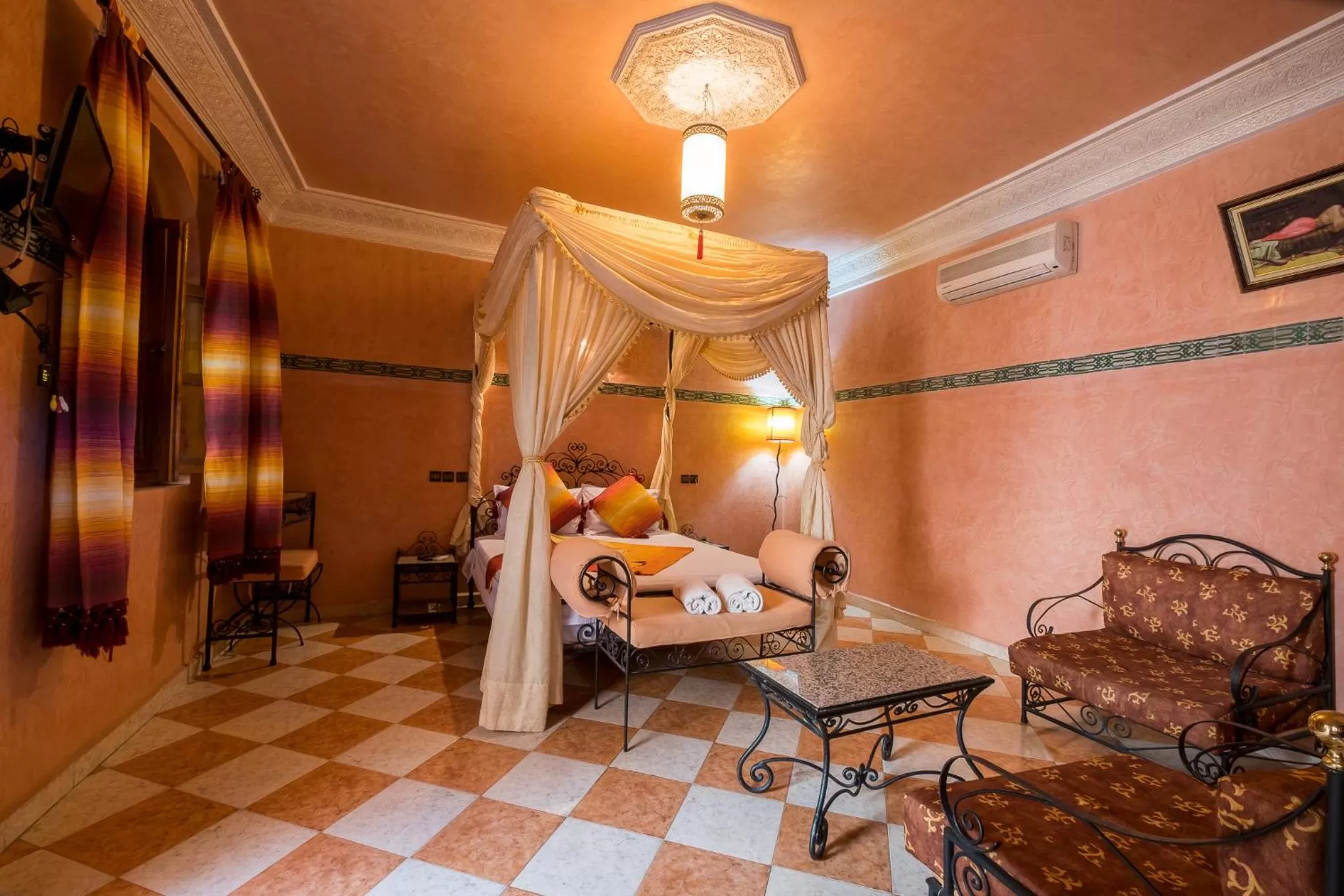 Photo of the whole room in Riad Saad