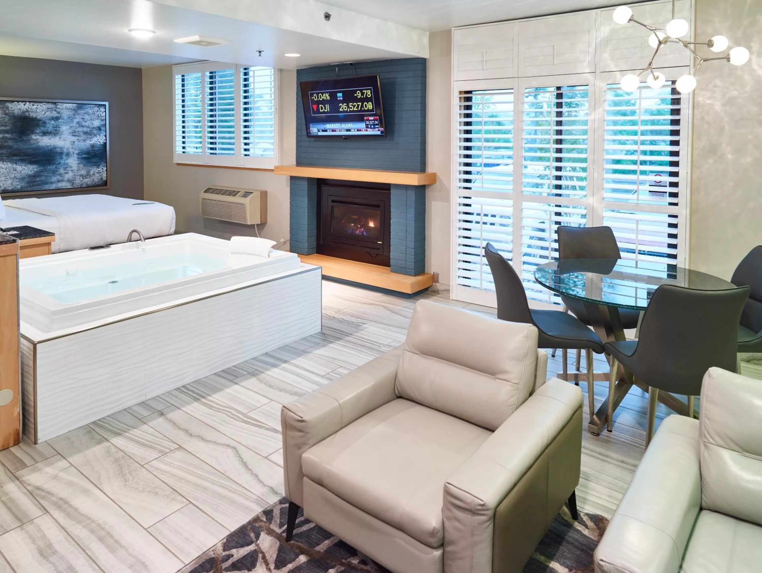 Bed in LivINN Hotel St Paul East / Maplewood