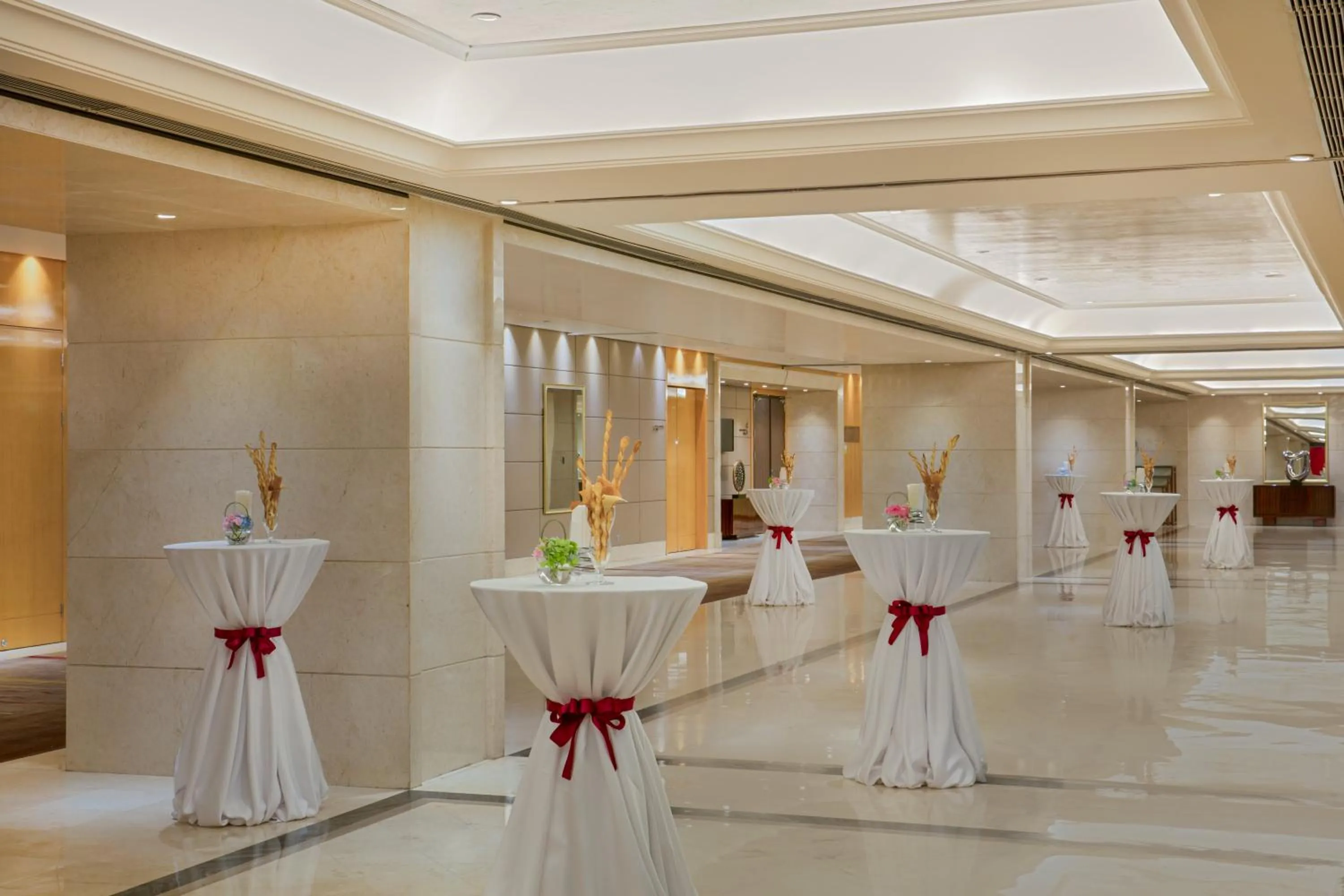 Meeting/conference room in Crowne Plaza Shenzhen Longgang City Centre by IHG