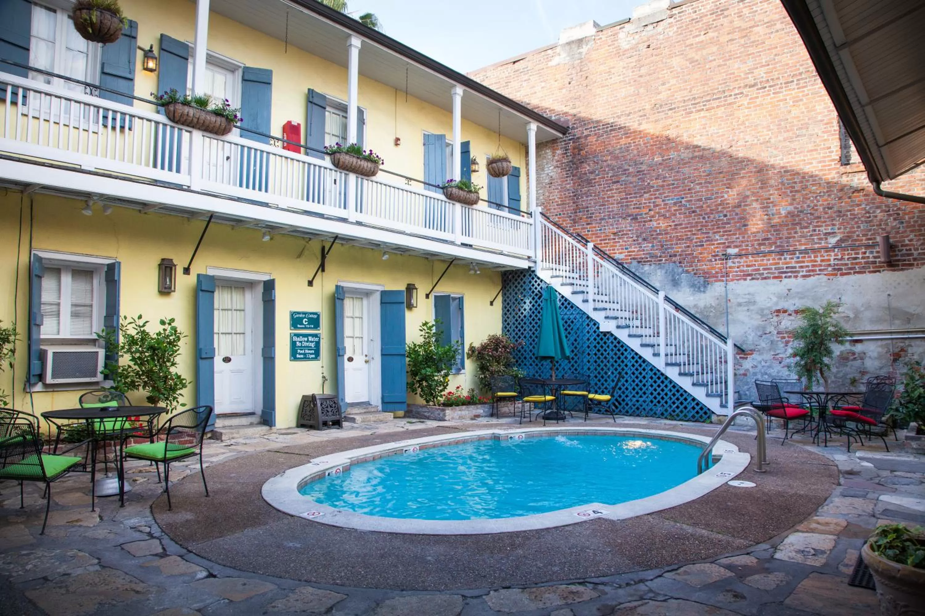 Swimming pool in Hotel St. Pierre French Quarter