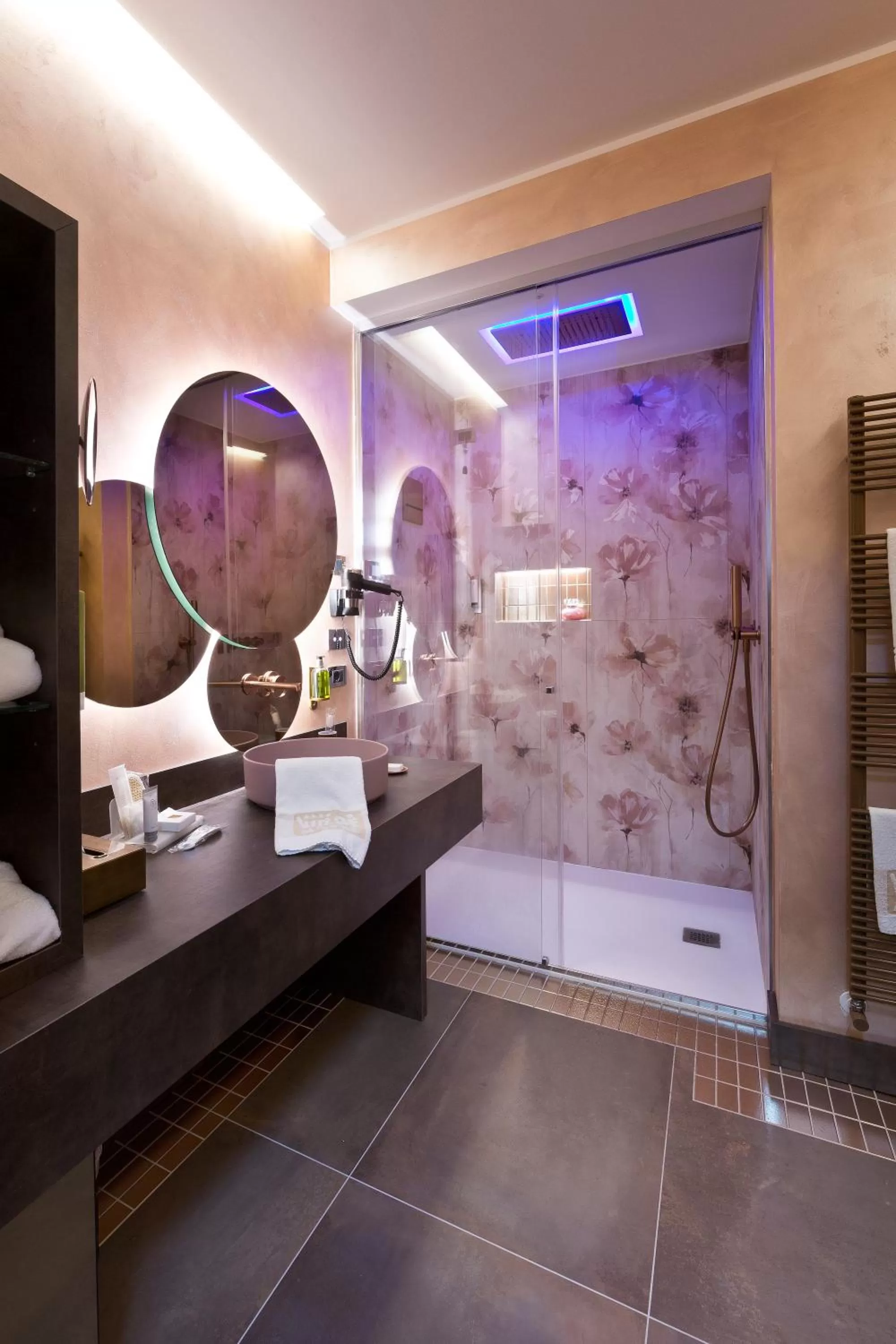 Vip's Motel Luxury Accommodation & Spa