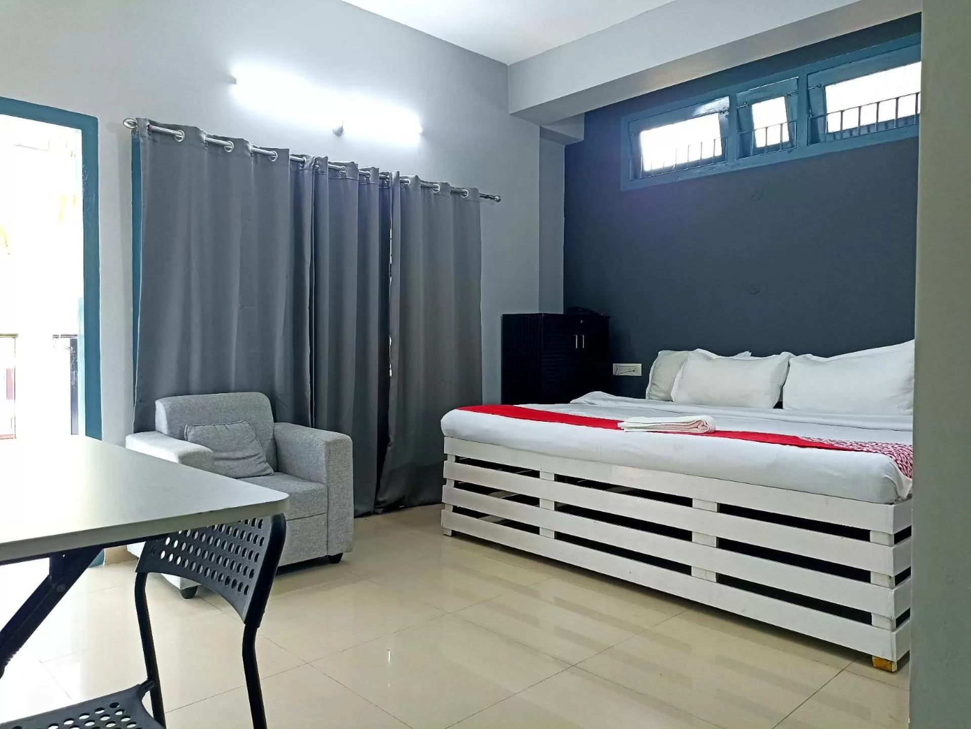 Family Room with Balcony in Urban Inn Rukminigaon