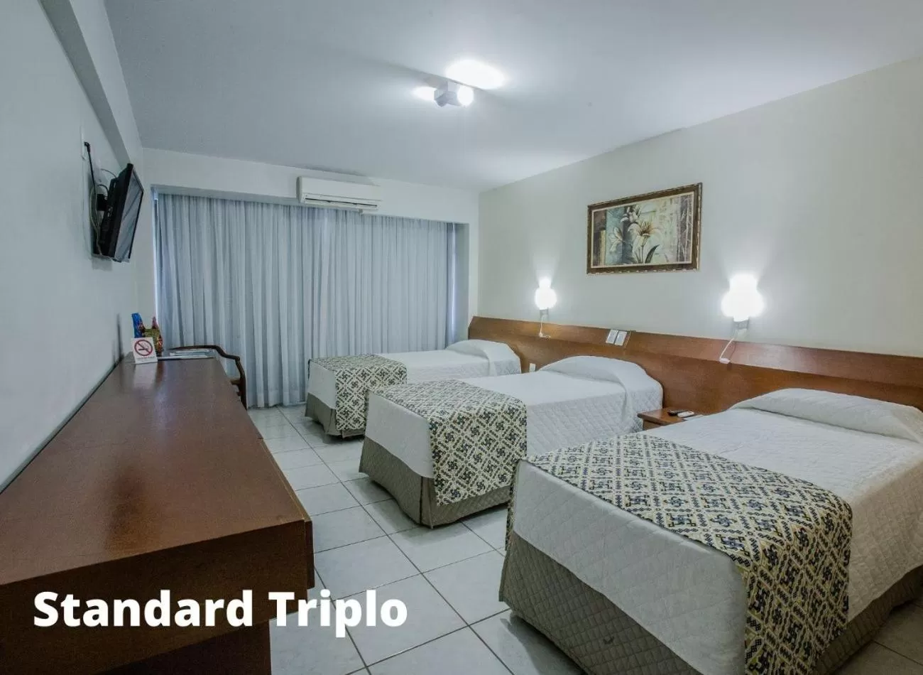 Photo of the whole room, Bed in Foz Presidente Comfort Hotel