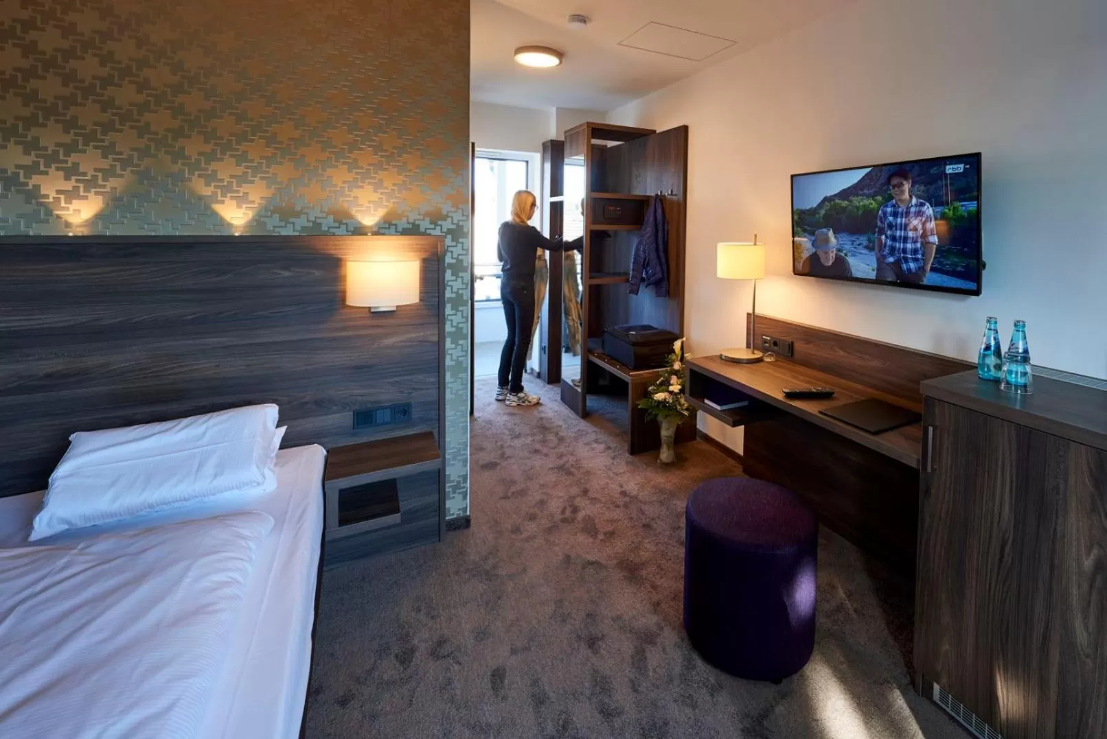 TV/Entertainment Center in Hotel Mühlenhof Lollar