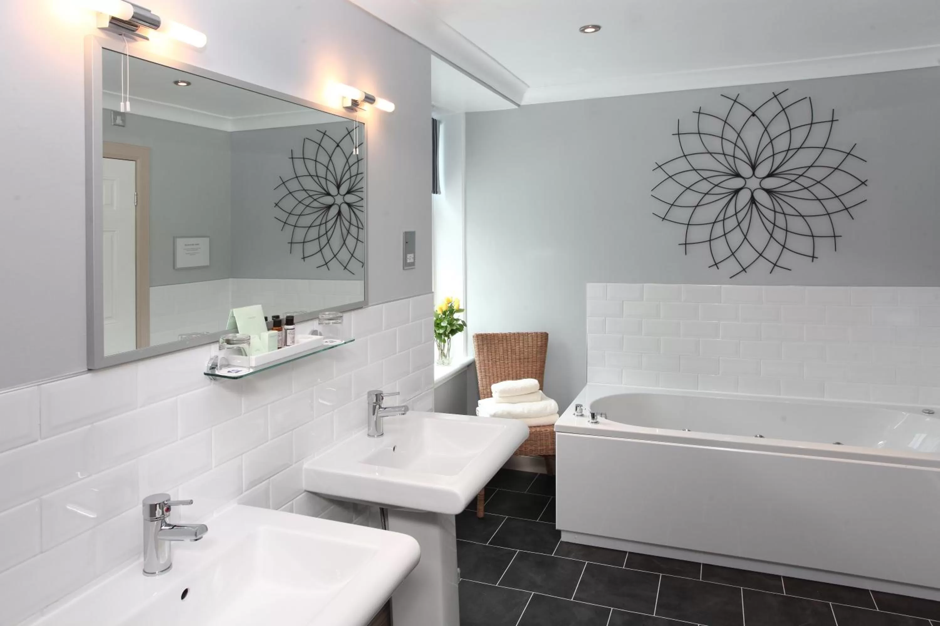 Bathroom in All Seasons Philipburn, BW Signature Collection