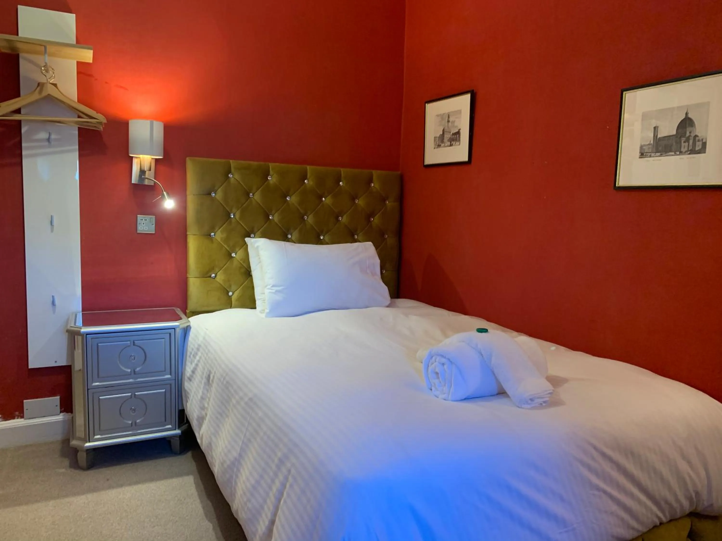 Photo of the whole room, Bed in Southside Guest House