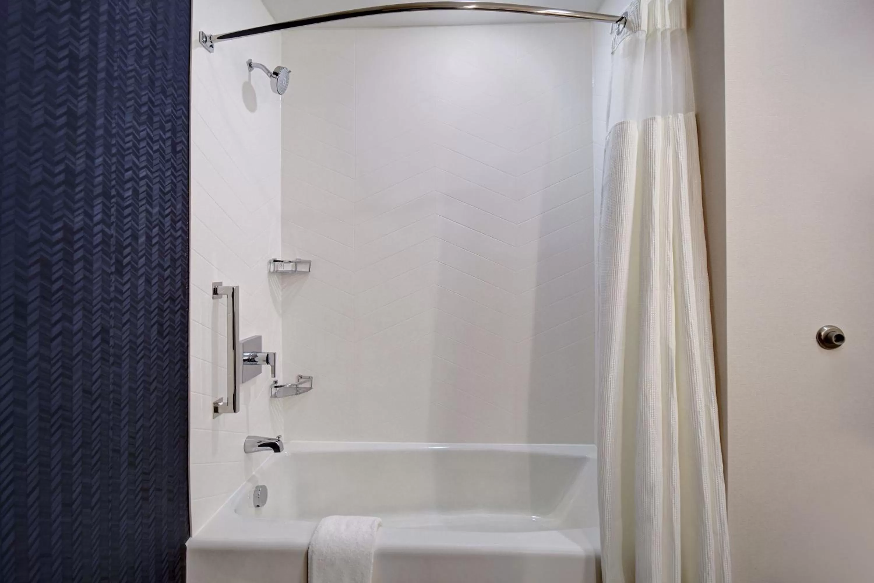 Bathroom in TownePlace Suites by Marriott Grand Rapids Wyoming