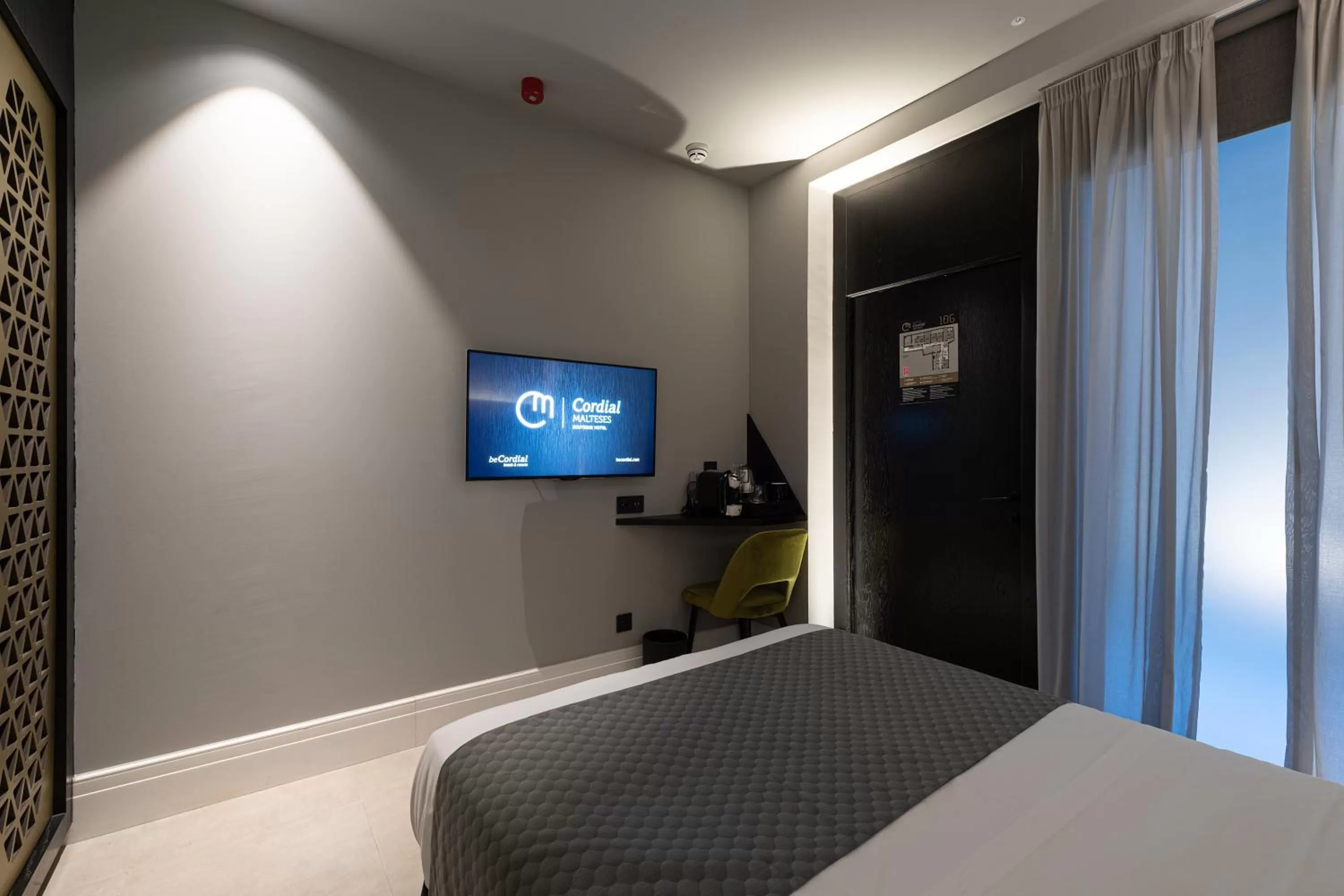 TV and multimedia, Bed in Boutique Hotel Cordial Malteses