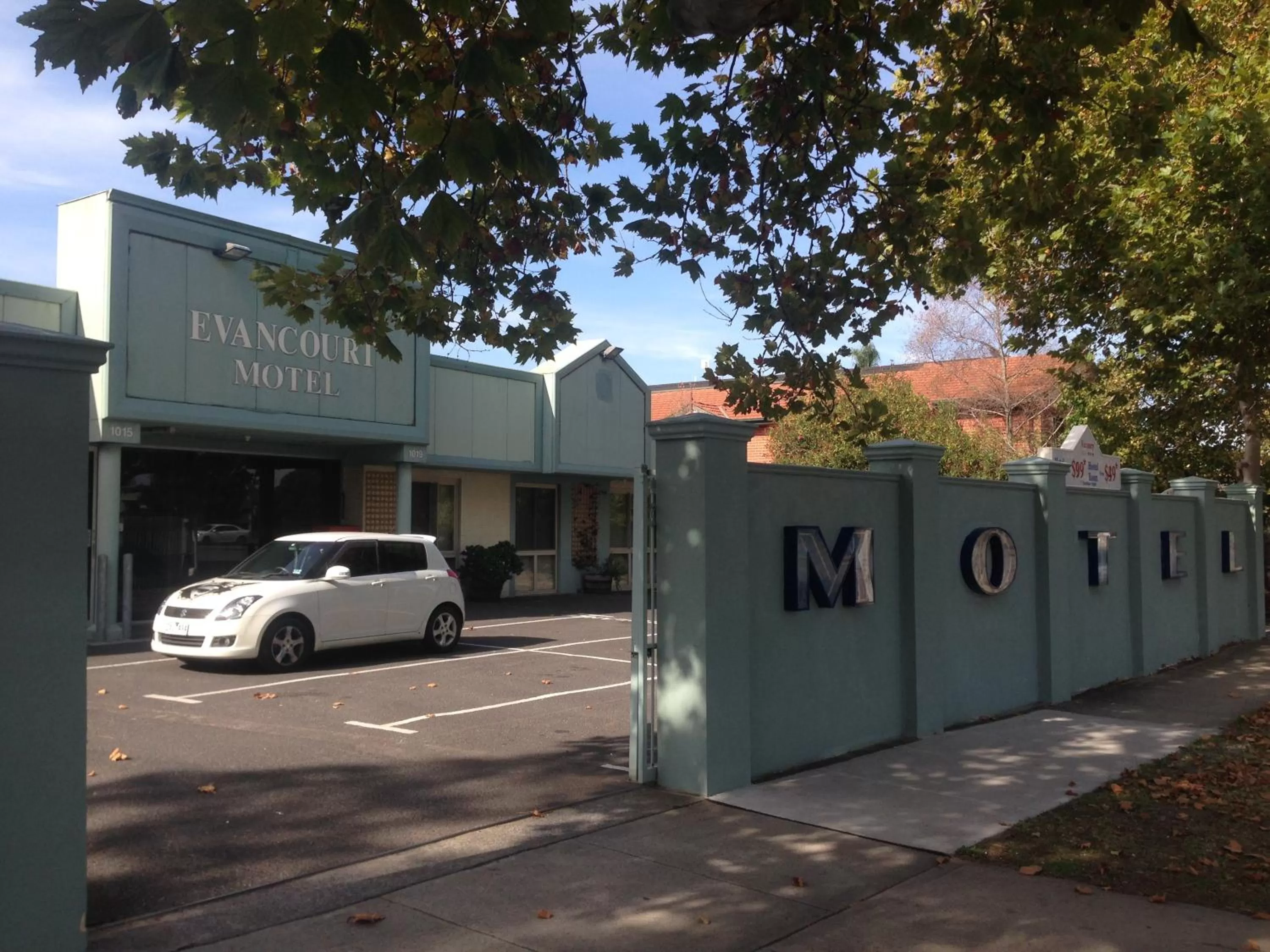 Day in Evancourt Motel Malvern East