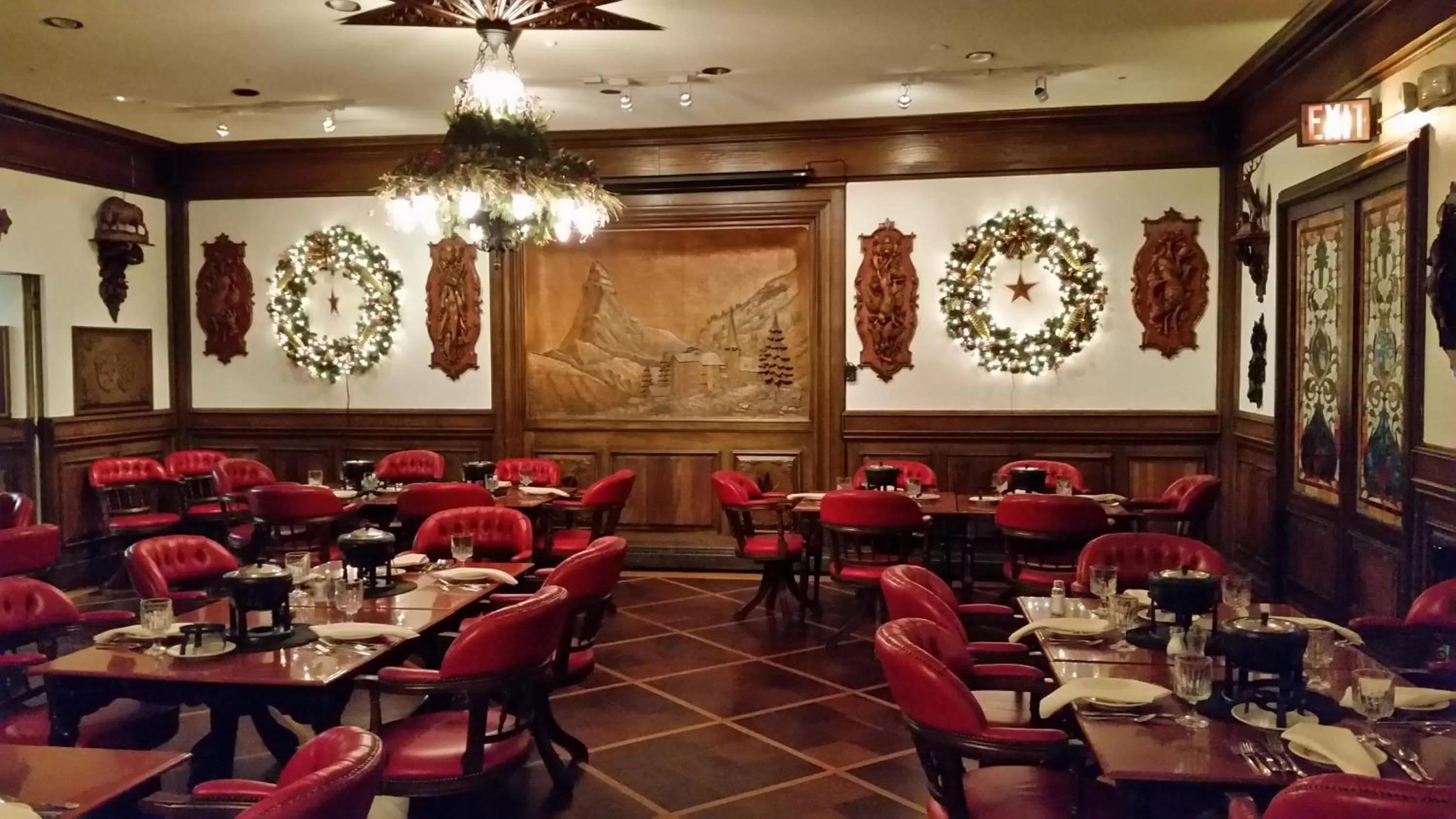 Restaurant/places to eat in Lowell Inn