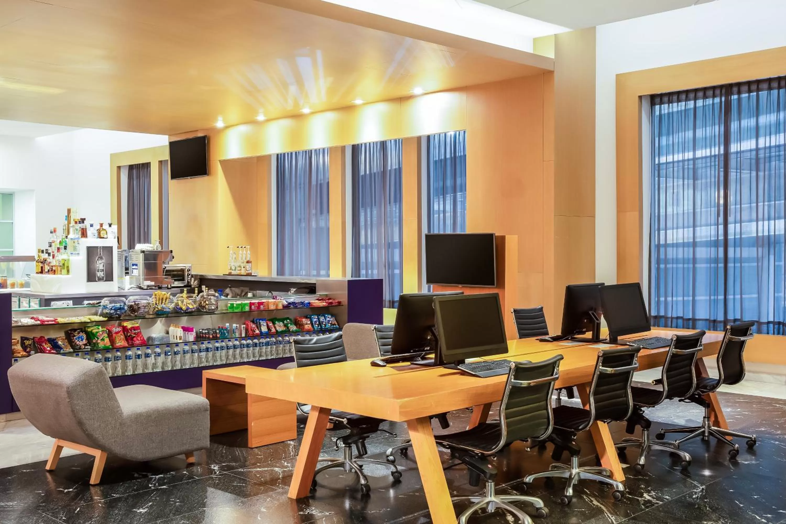 Business facilities in Fiesta Inn Cancun Las Americas