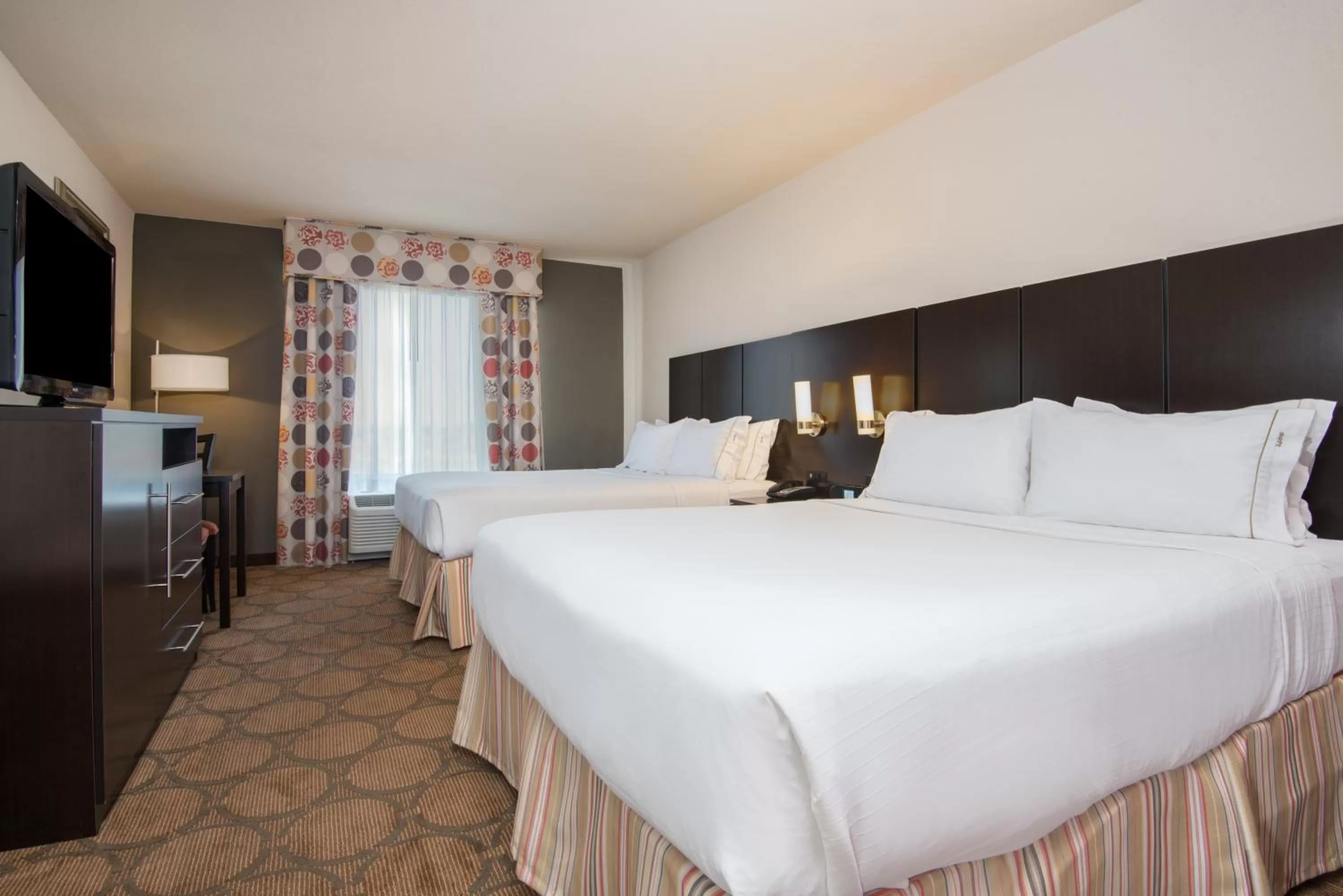 Photo of the whole room, Bed in Holiday Inn Express Hotel & Suites Hobbs by IHG
