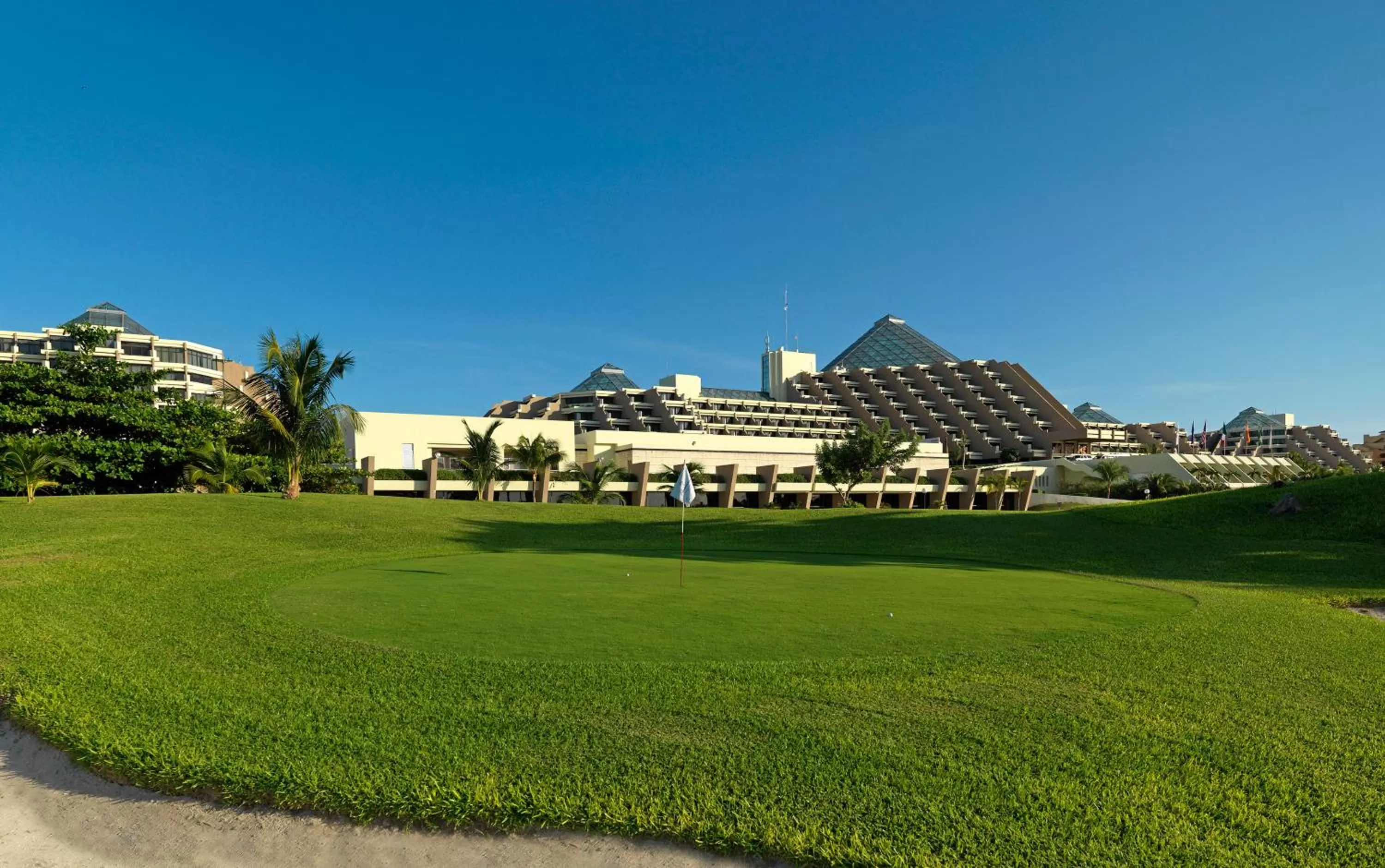 Golfcourse in Paradisus Cancun All Inclusive - Grand Reopening coming soon