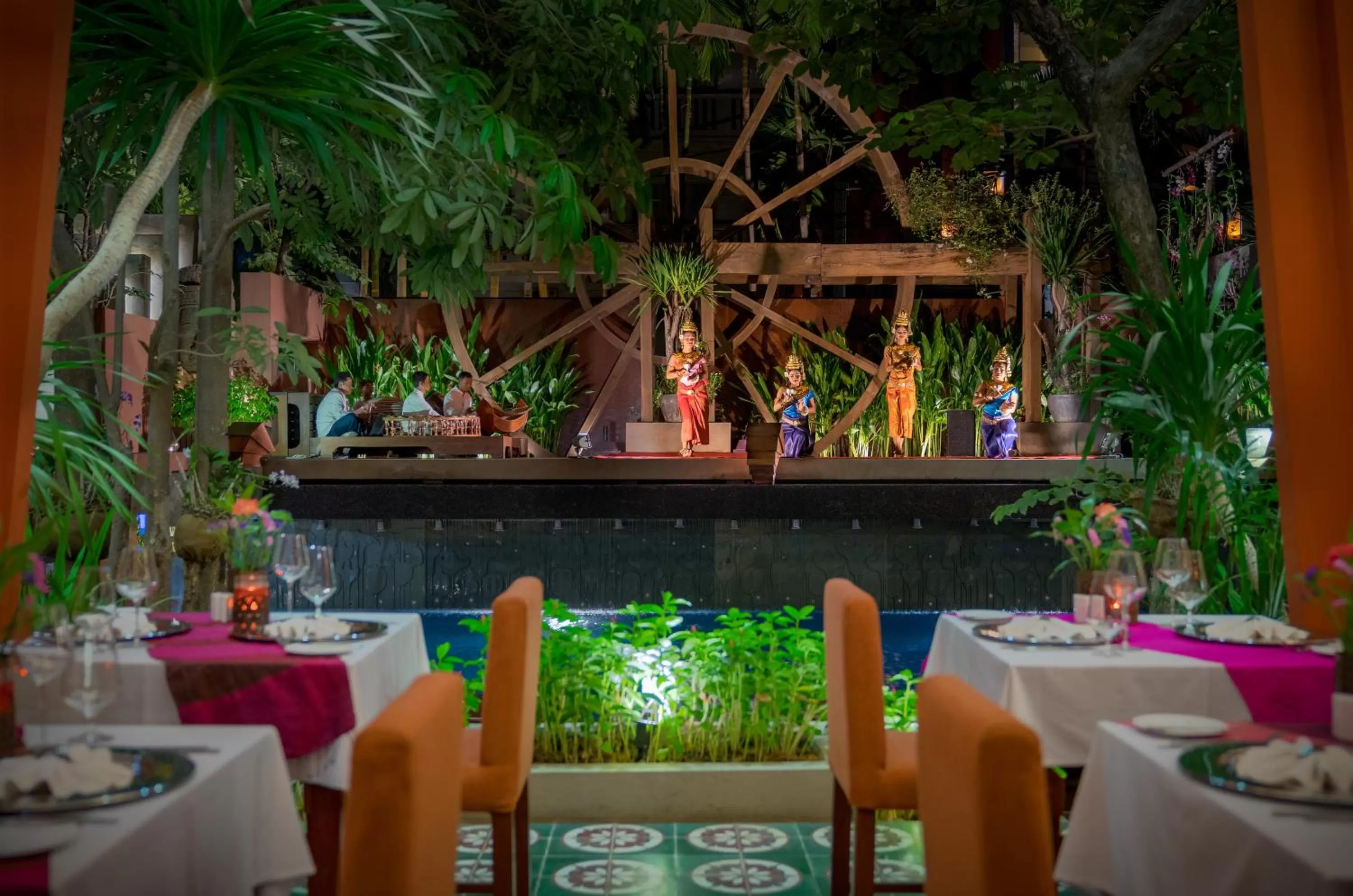 Restaurant/places to eat in Golden Temple Residence