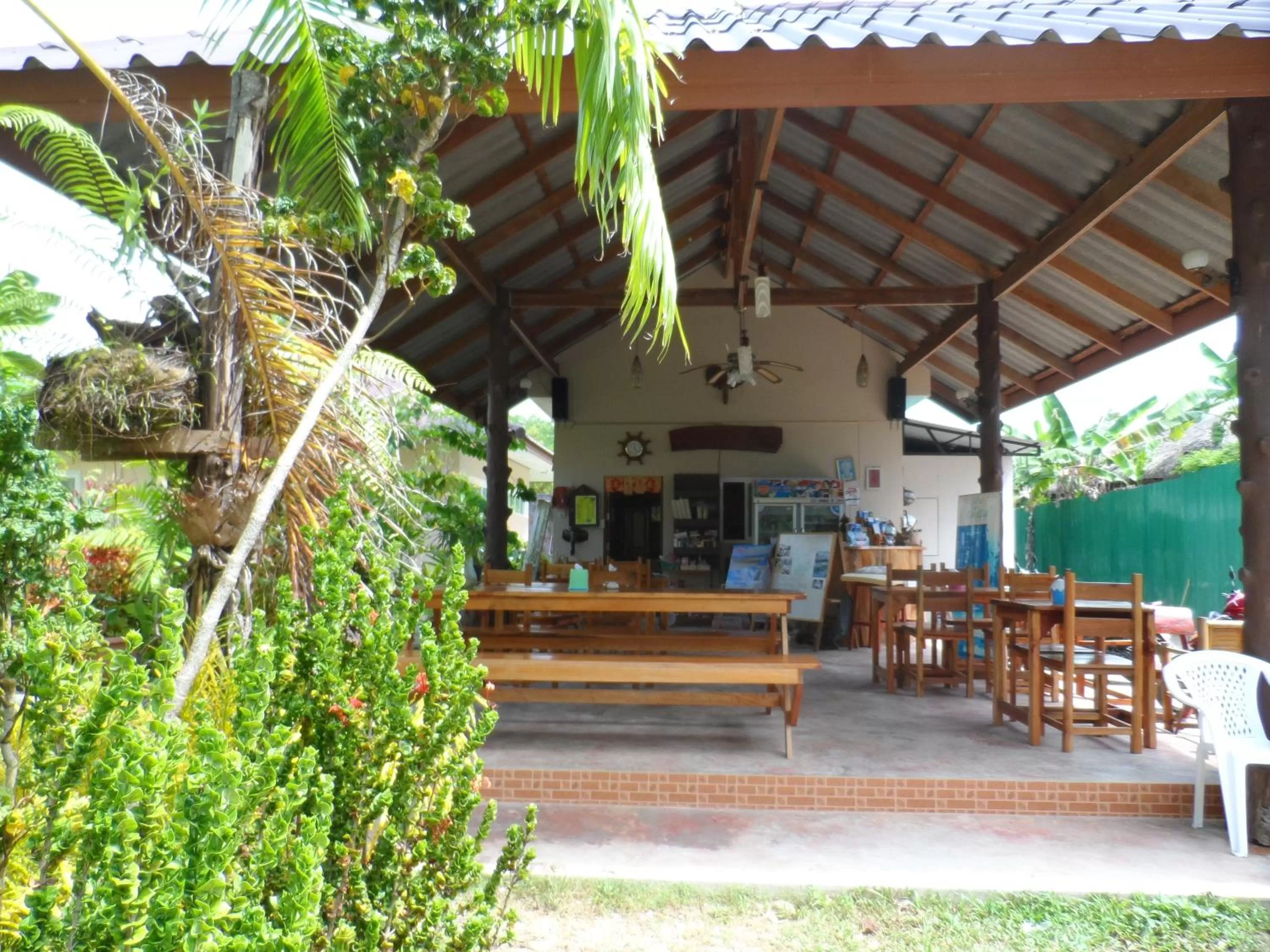 Restaurant/places to eat in Khaolak Summer House Resort