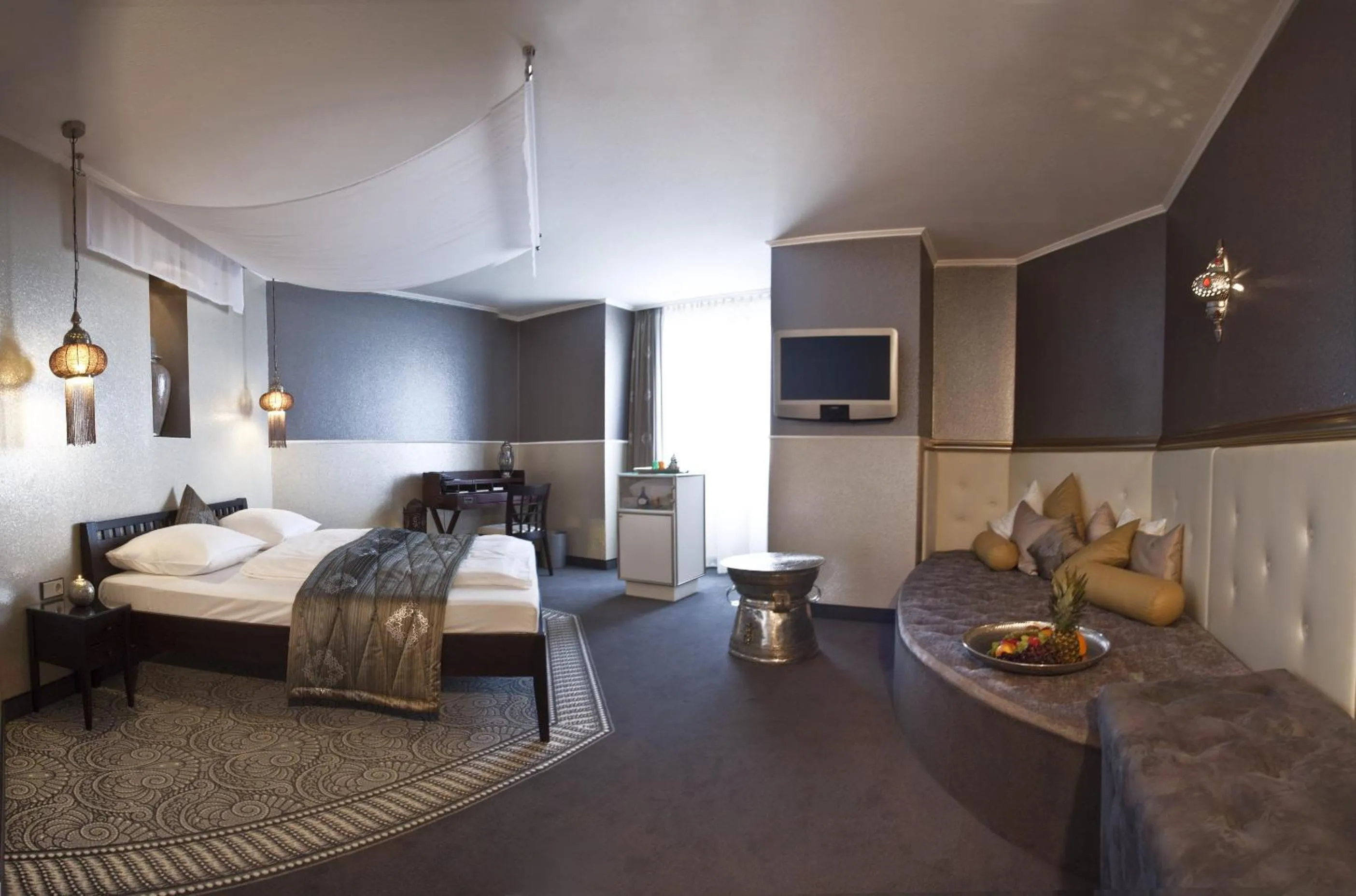 TV and multimedia, Bed in Ringhotel Reubel