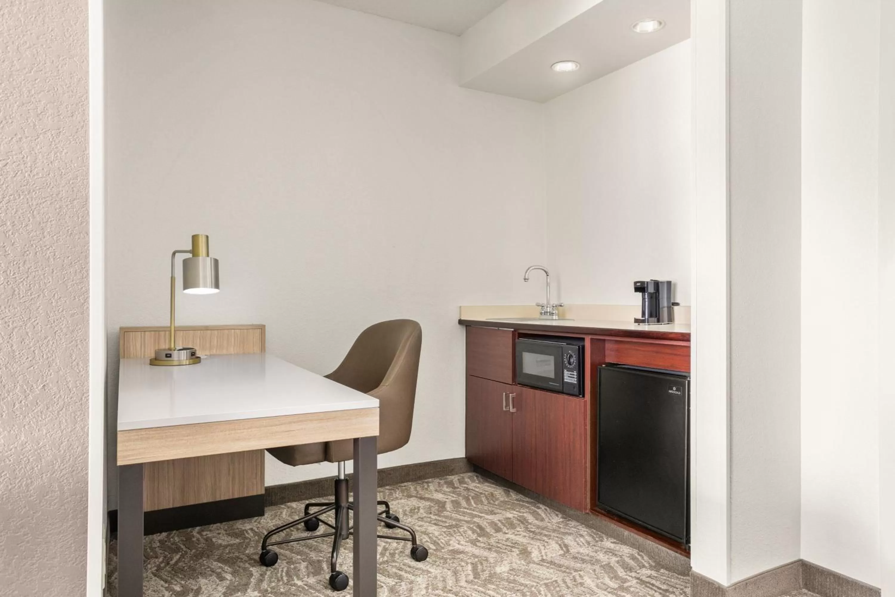 Kitchen or kitchenette in SpringHill Suites Boston Andover