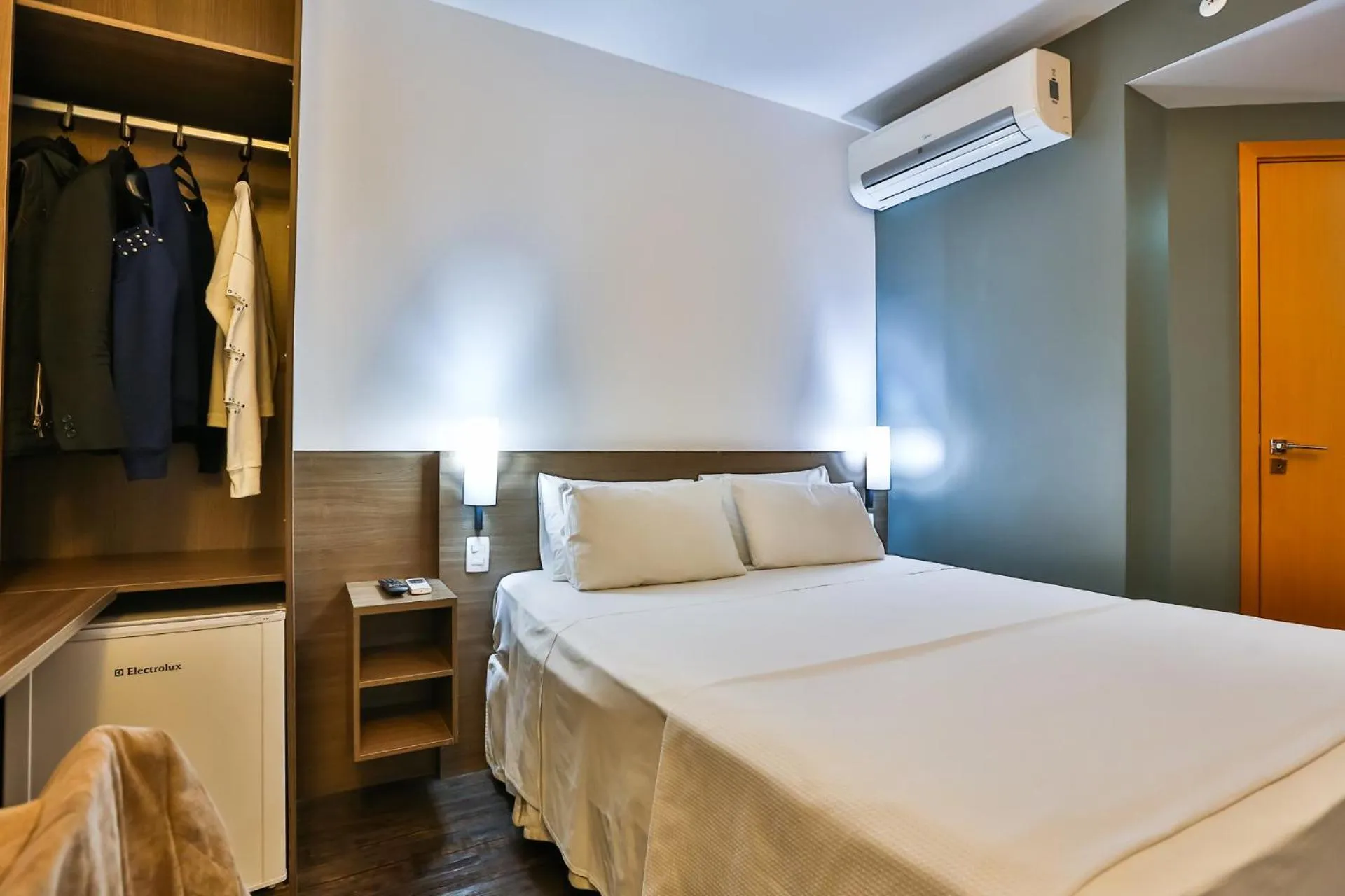 Bed in San Diego Express Barro Preto