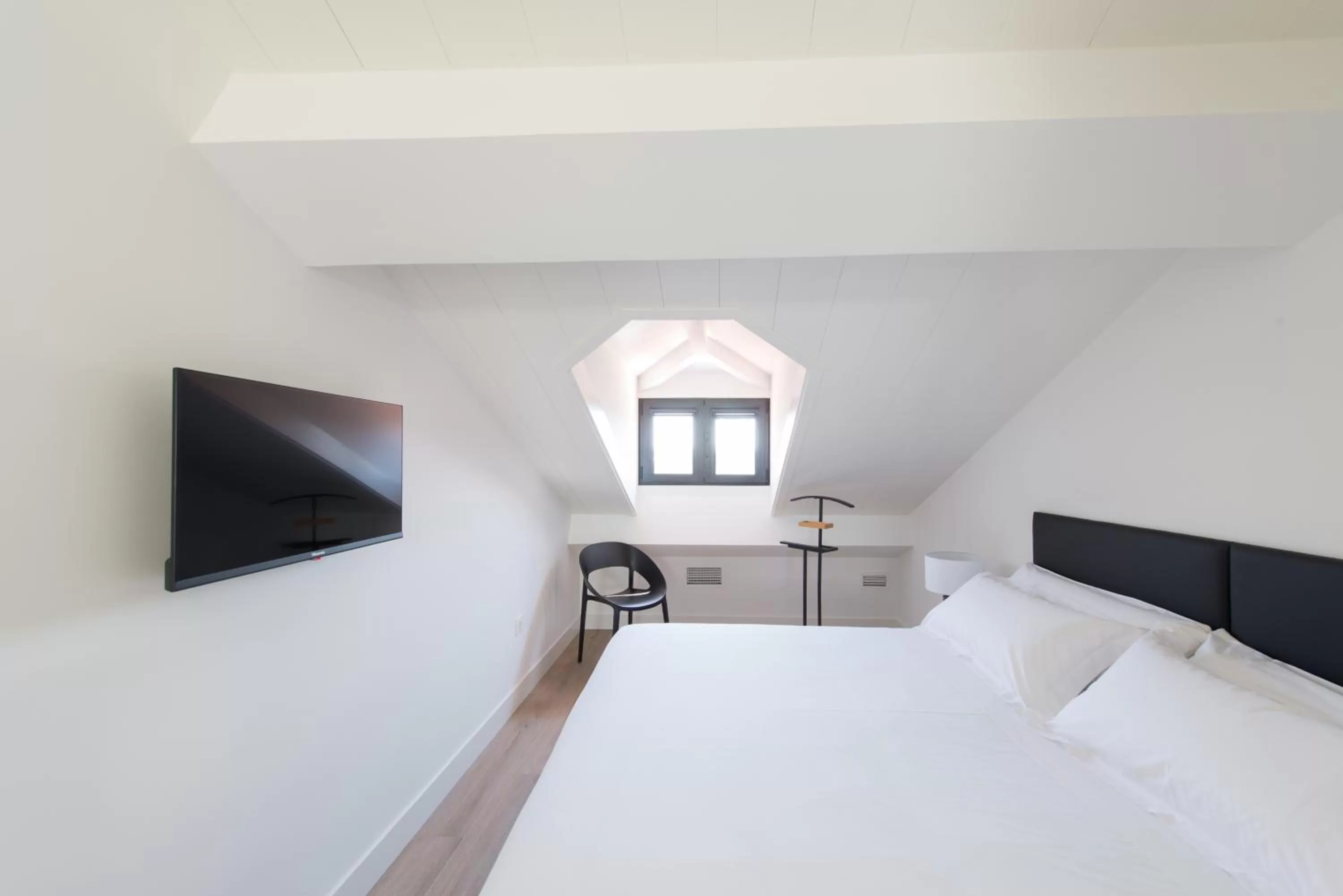 Bed in Santa Catalina Suites Gijón