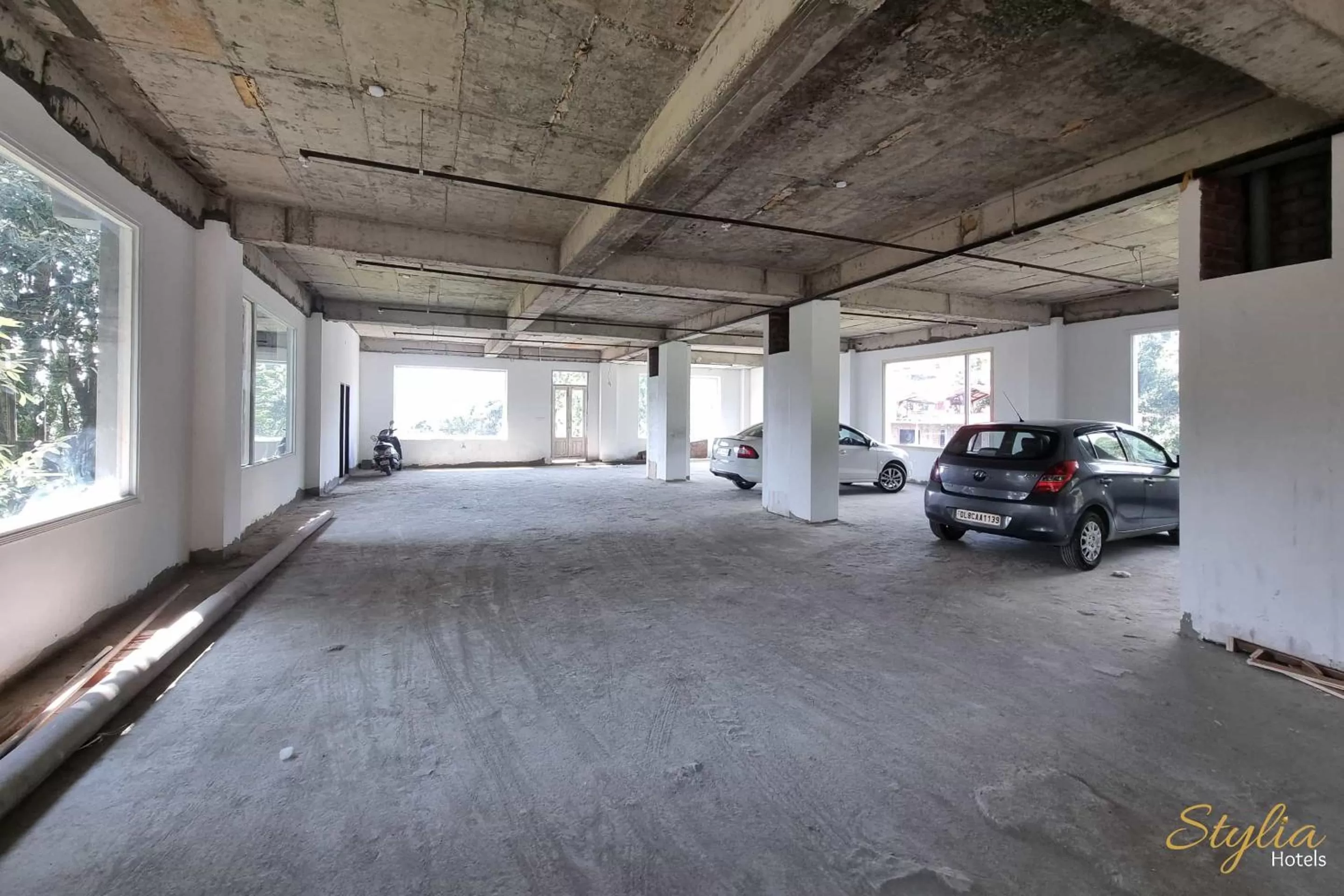 Parking in Moon Glade By Stylia Hotels