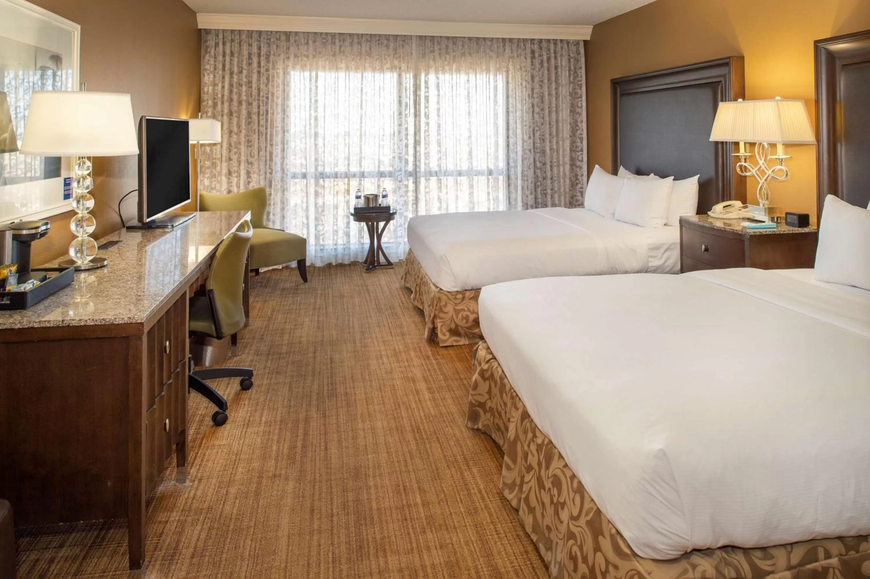 Bedroom, Bed in Hilton St. Louis Airport