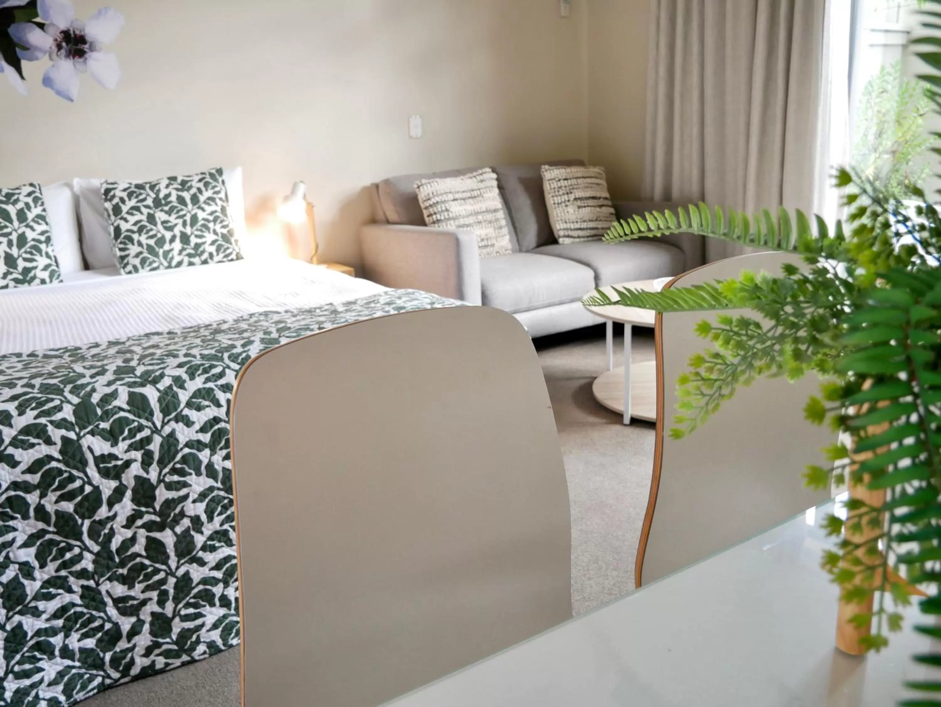 Decorative detail, Bed in Alpine Lake Motel