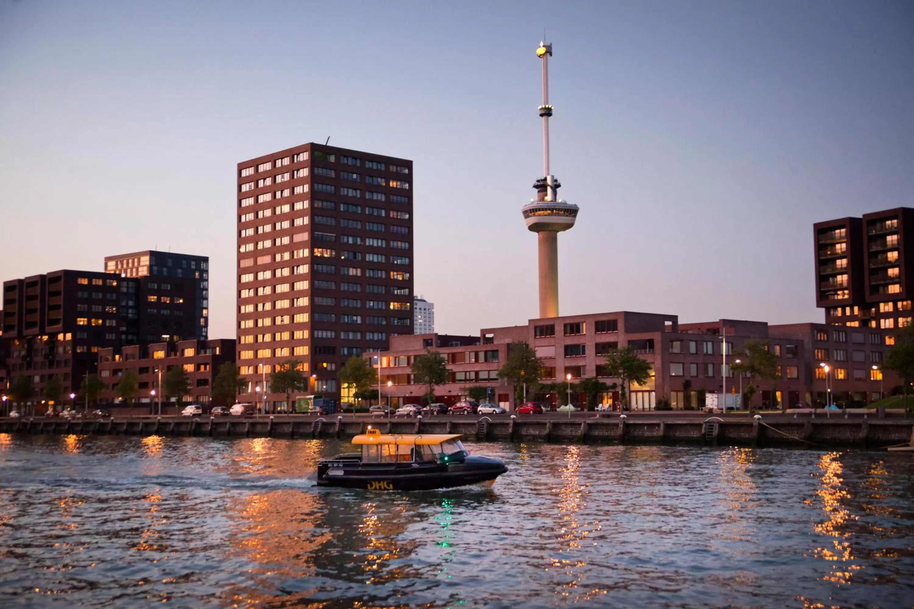 Neighbourhood in PREMIER SUITES Rotterdam